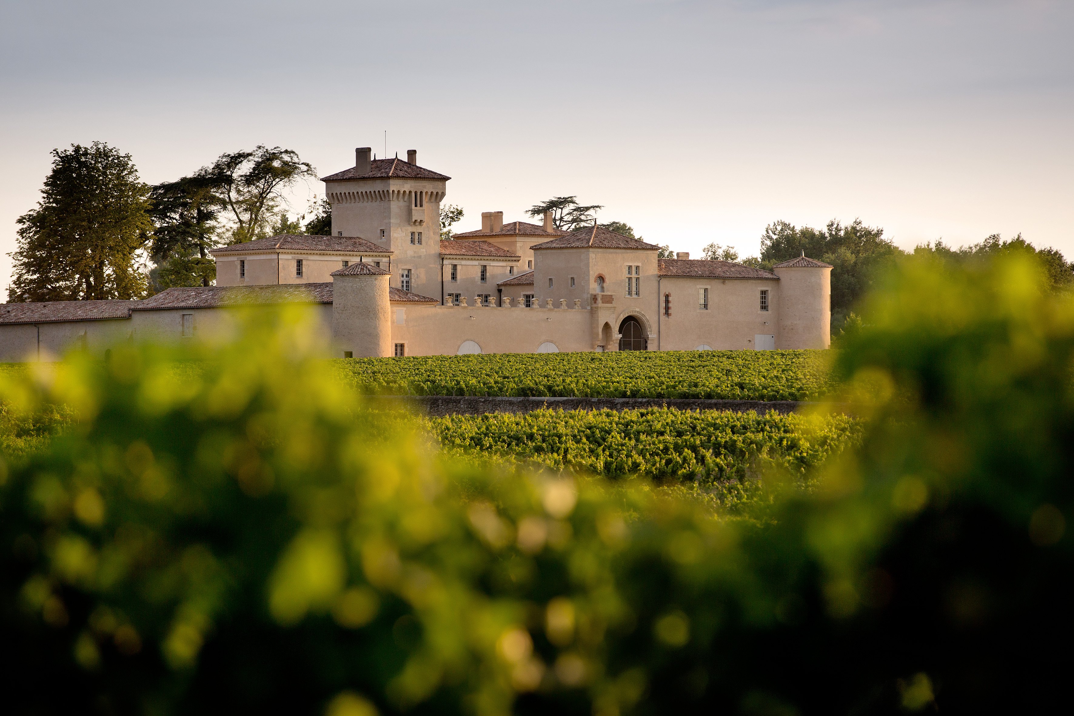 CHATEAU LAFAURIE PEYRAGUEY HOTEL & RESTAURANT LALIQUE by null