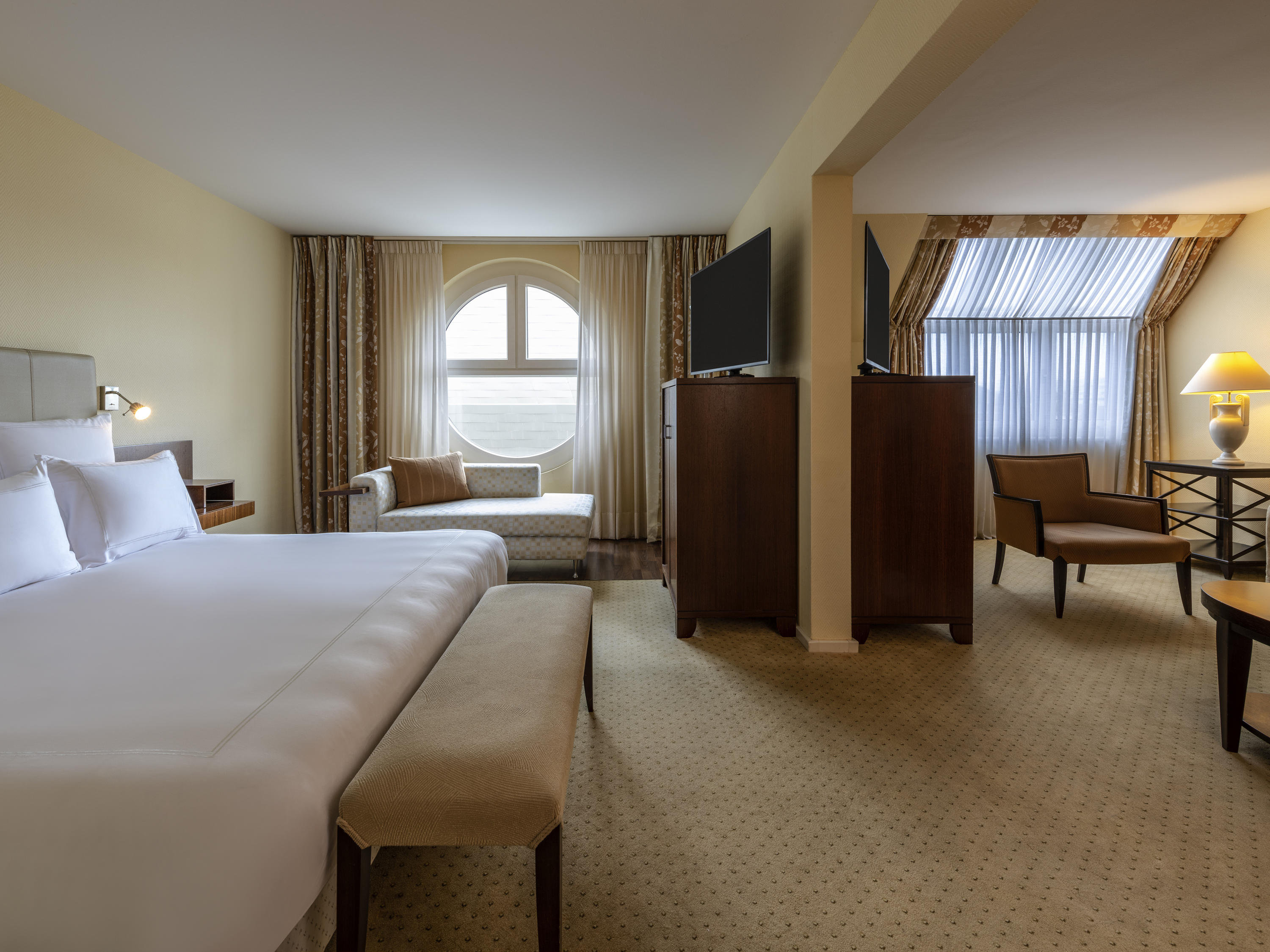 Swissôtel Le Plaza Basel by null