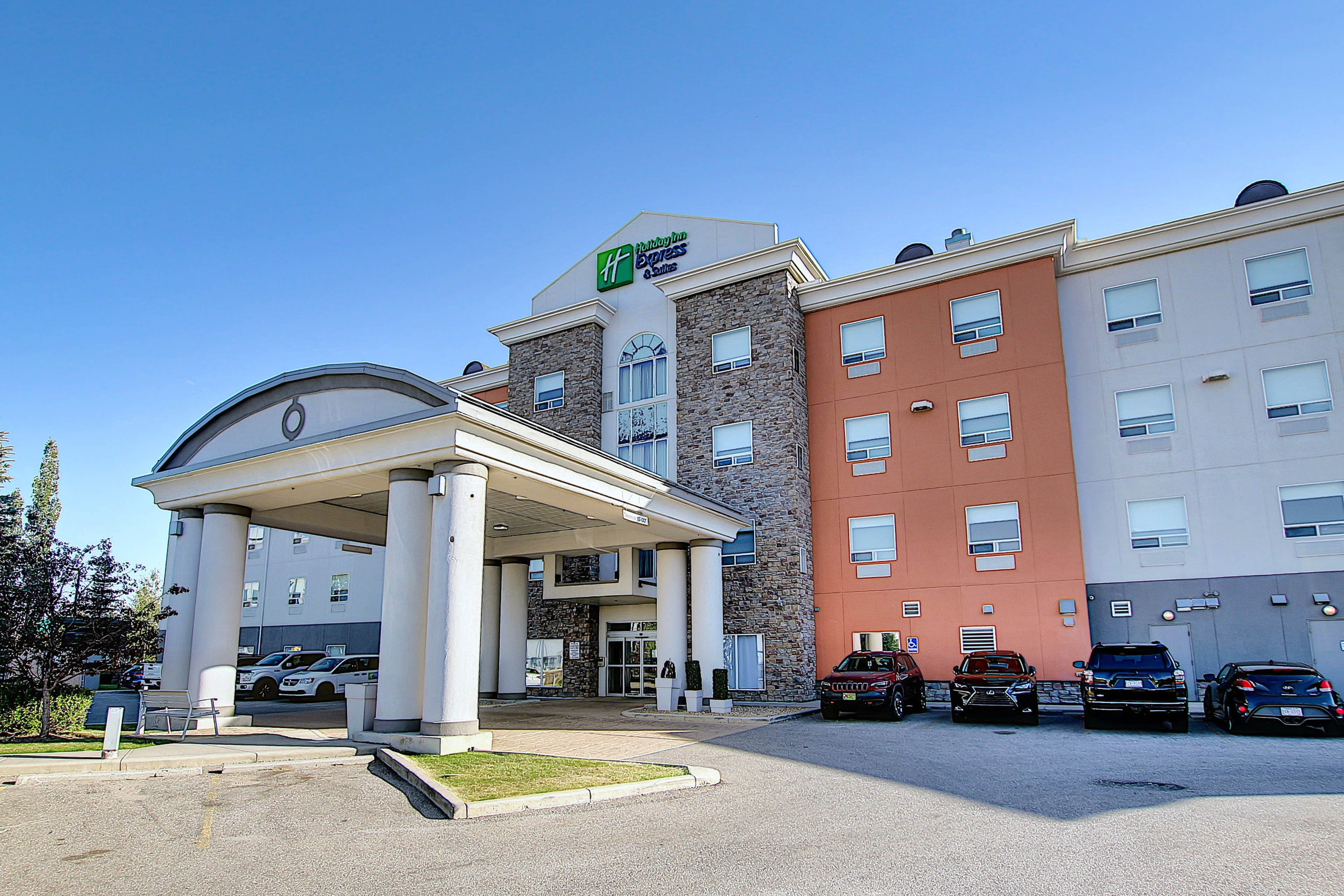 Holiday Inn Express & Suites Airport-Calgary, an IHG Hotel image