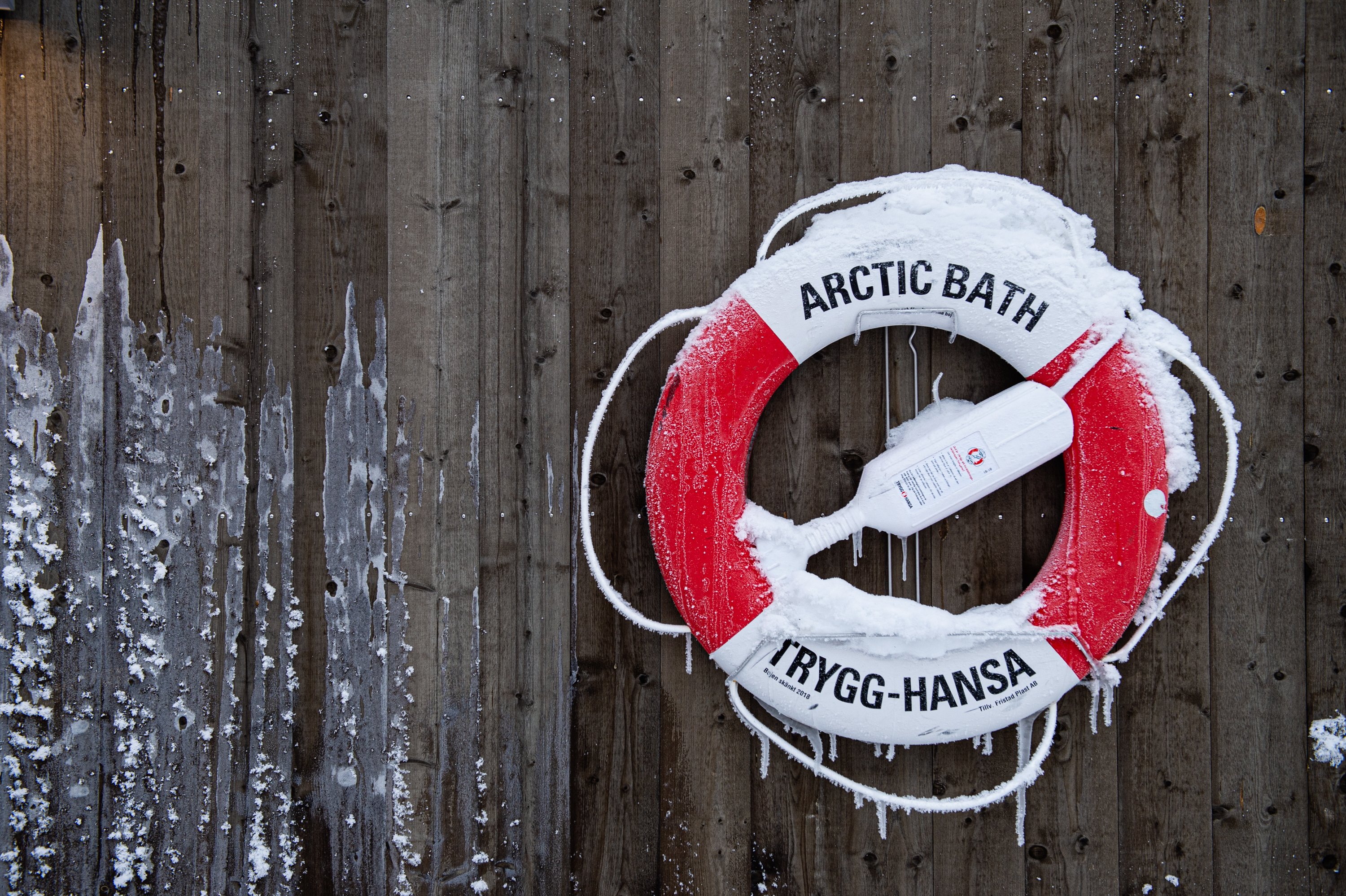 Arctic Bath by null