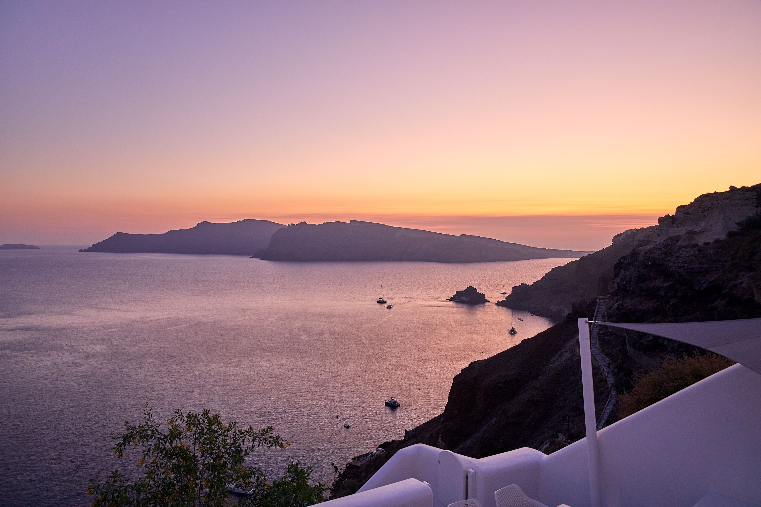 La Perla Villas and Suites by null