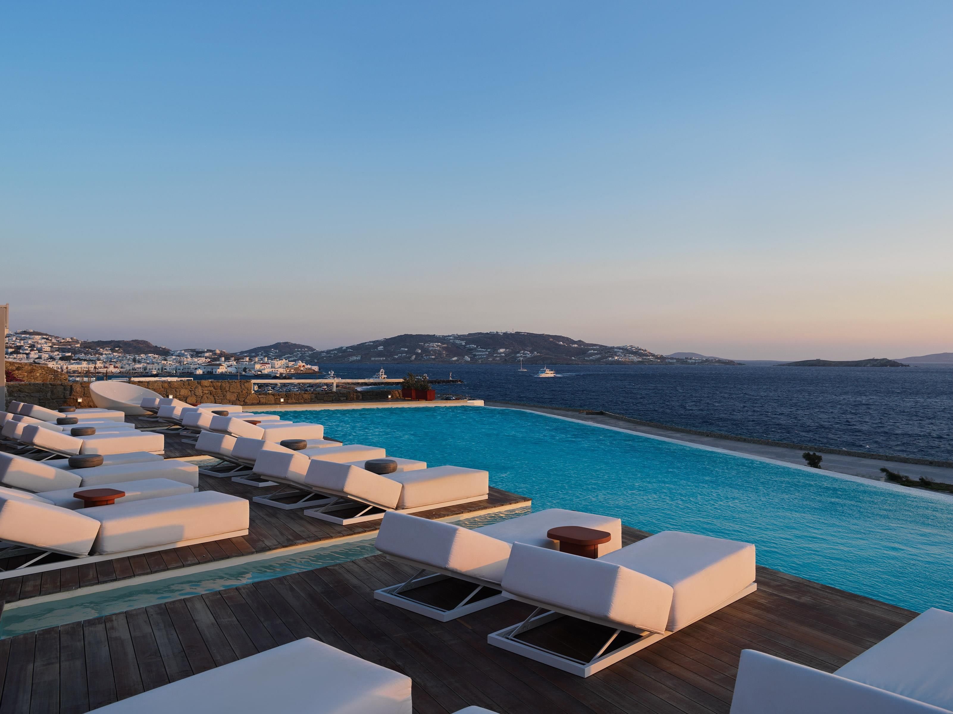 Kouros Hotel & Suites by null