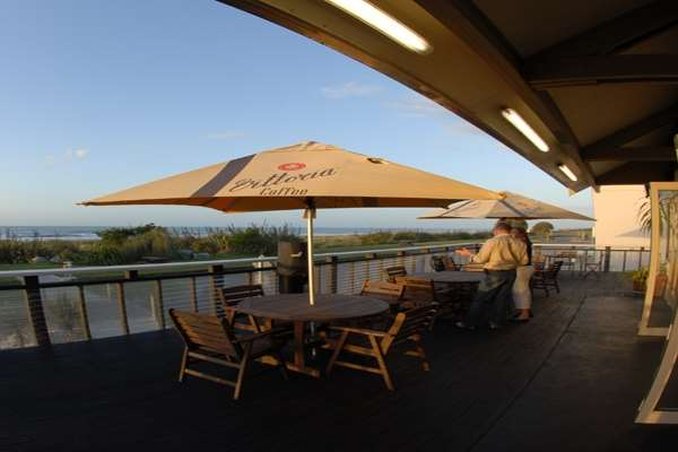 Beachfront Hotel Hokitika by null