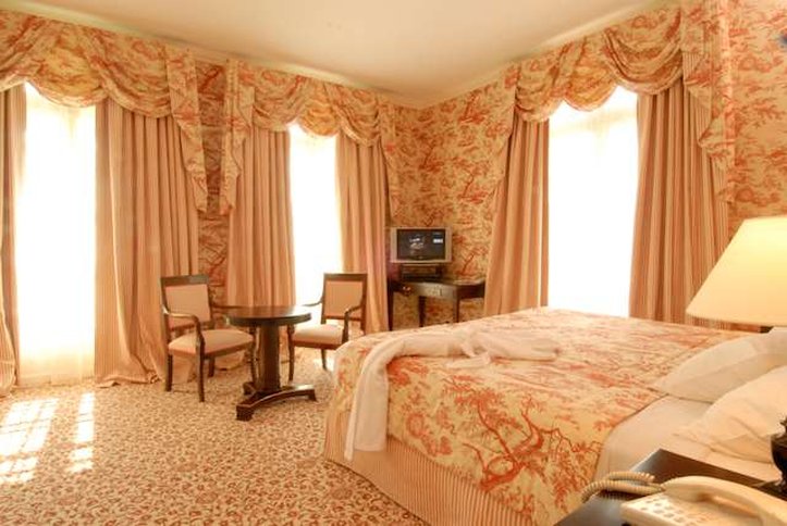 Aigle Noir Fontainebleau - MGallery Collection by null