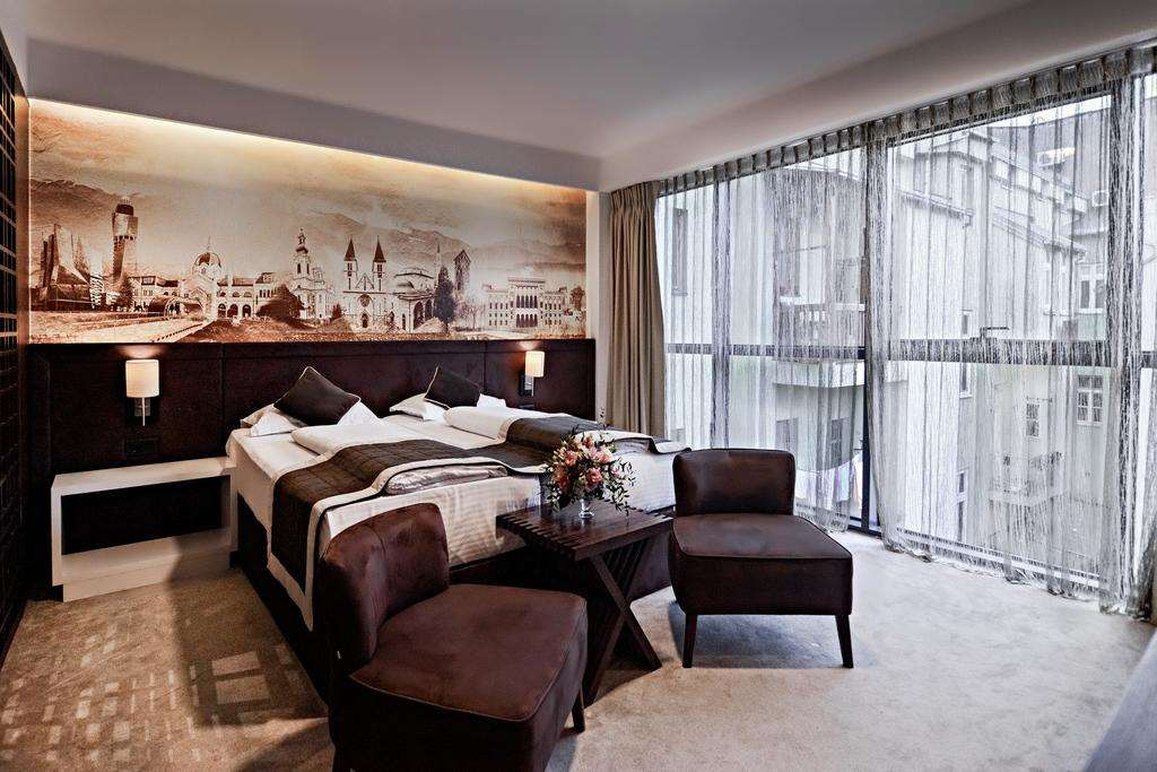 Hotel President by null