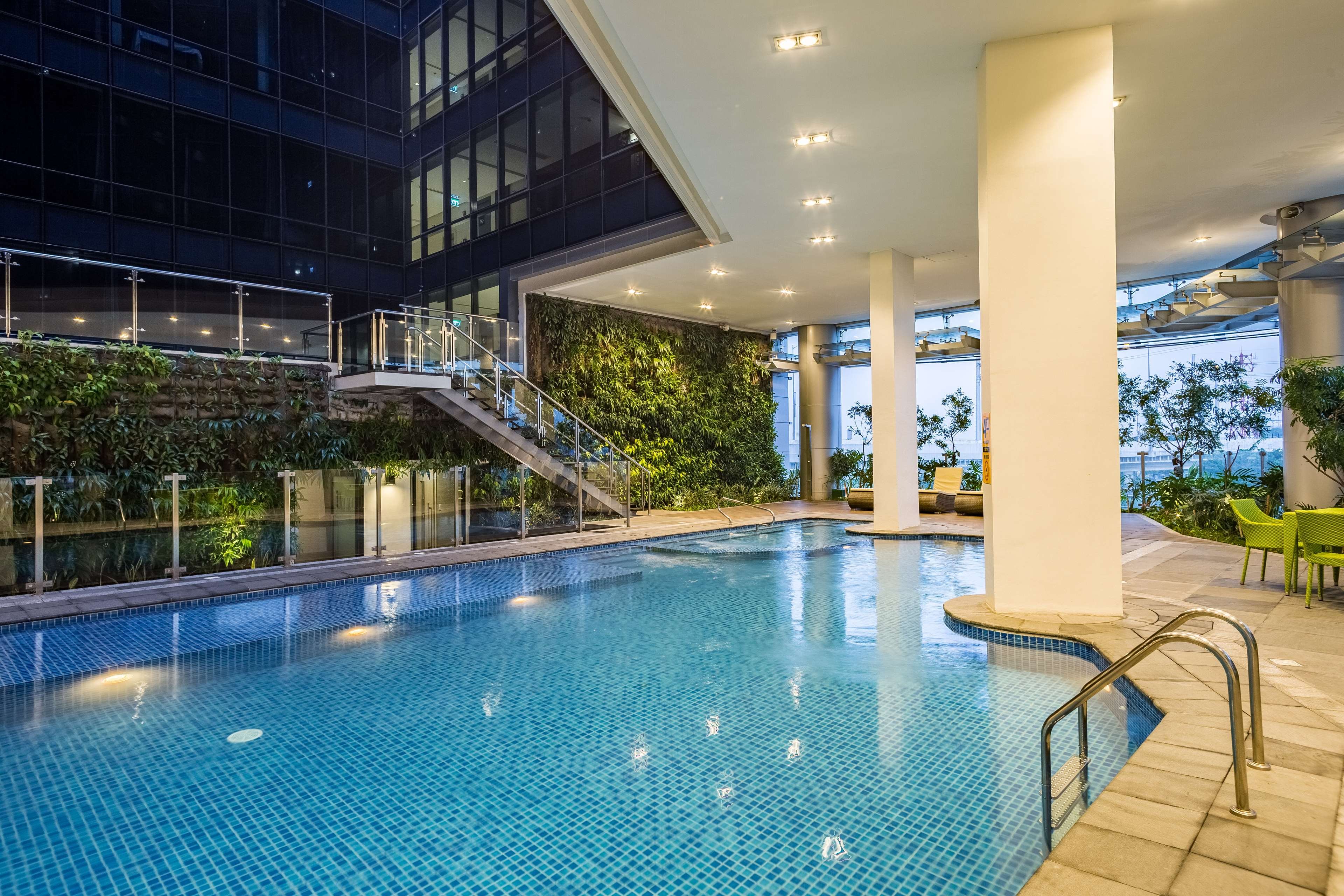 Savoy Hotel Manila by null