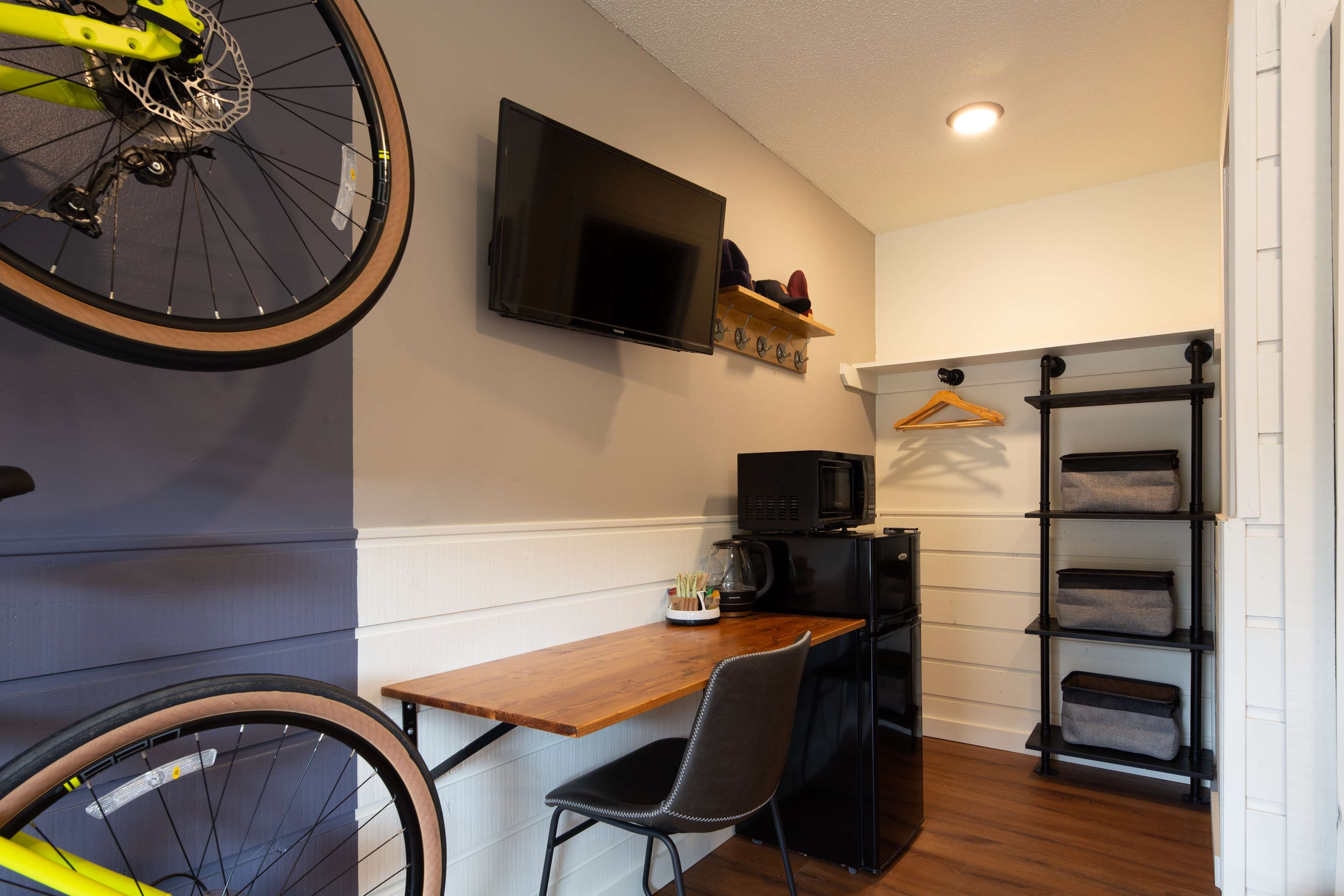 LOGE Breckenridge by null