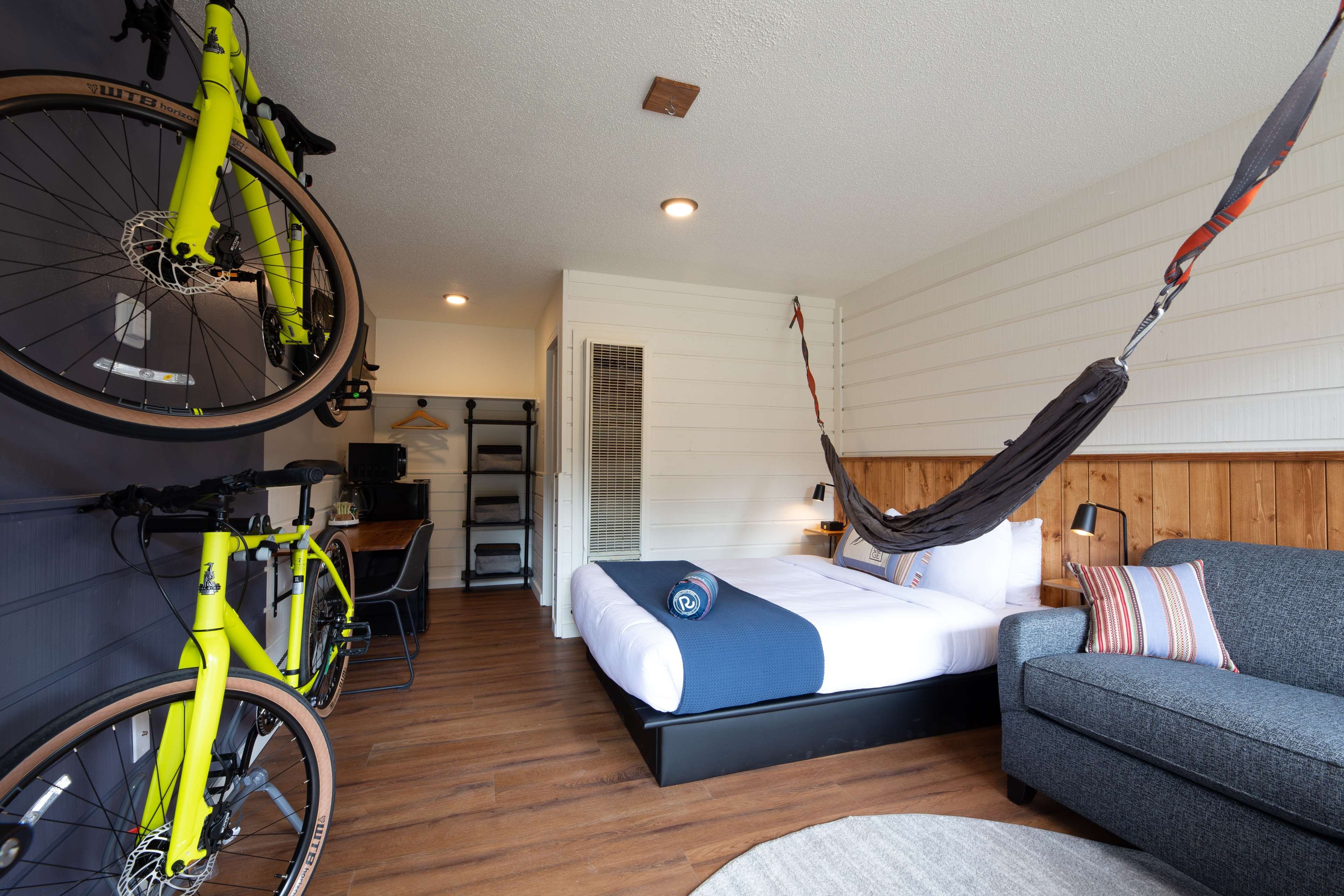 LOGE Breckenridge by null