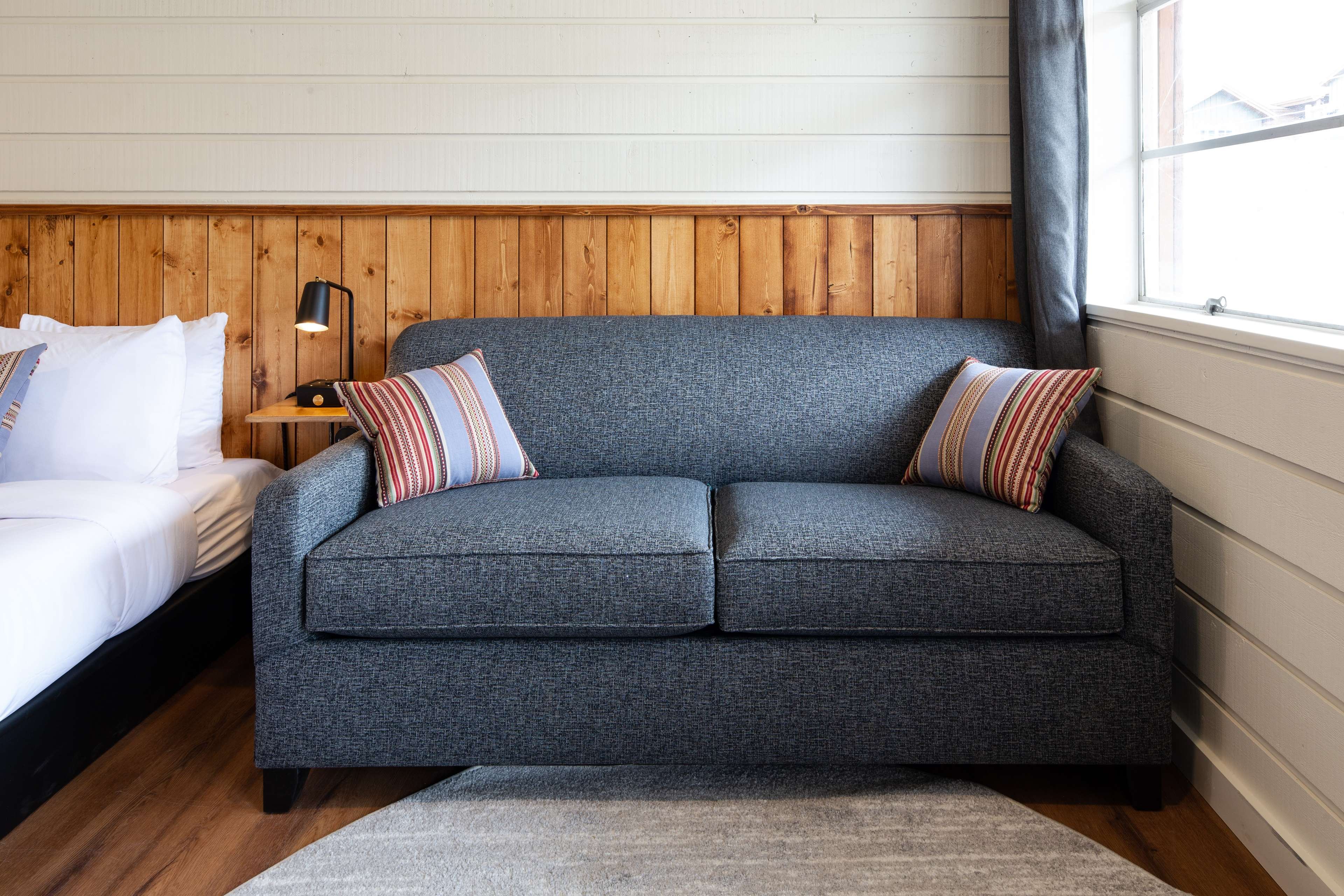 LOGE Breckenridge by null