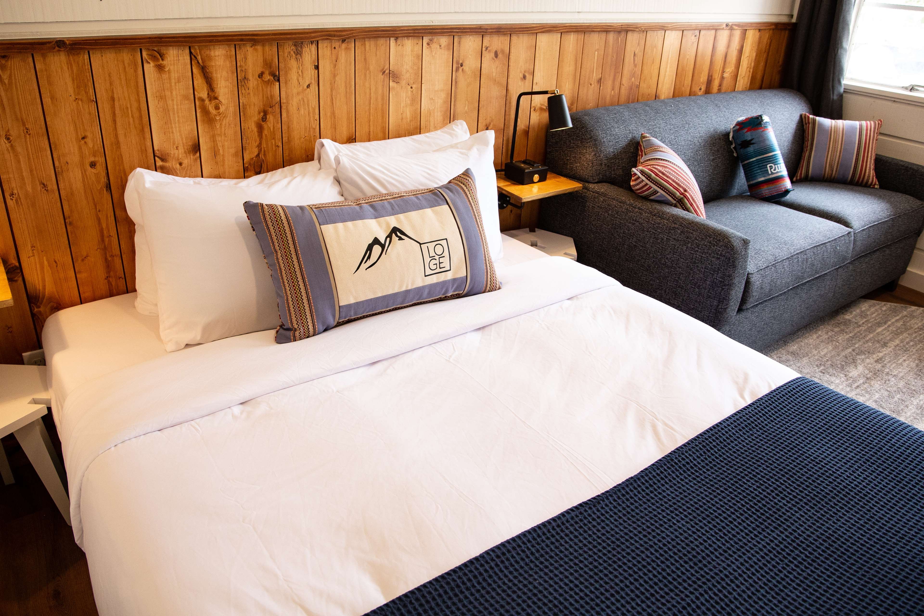 LOGE Breckenridge by null