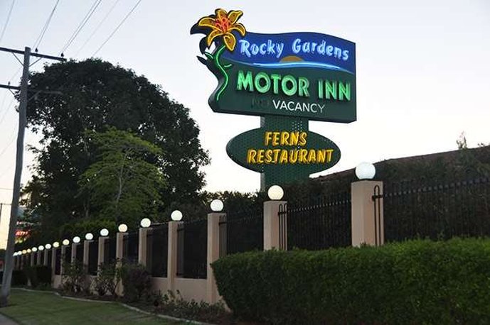 Rocky Gardens Motor Inn photo 2
