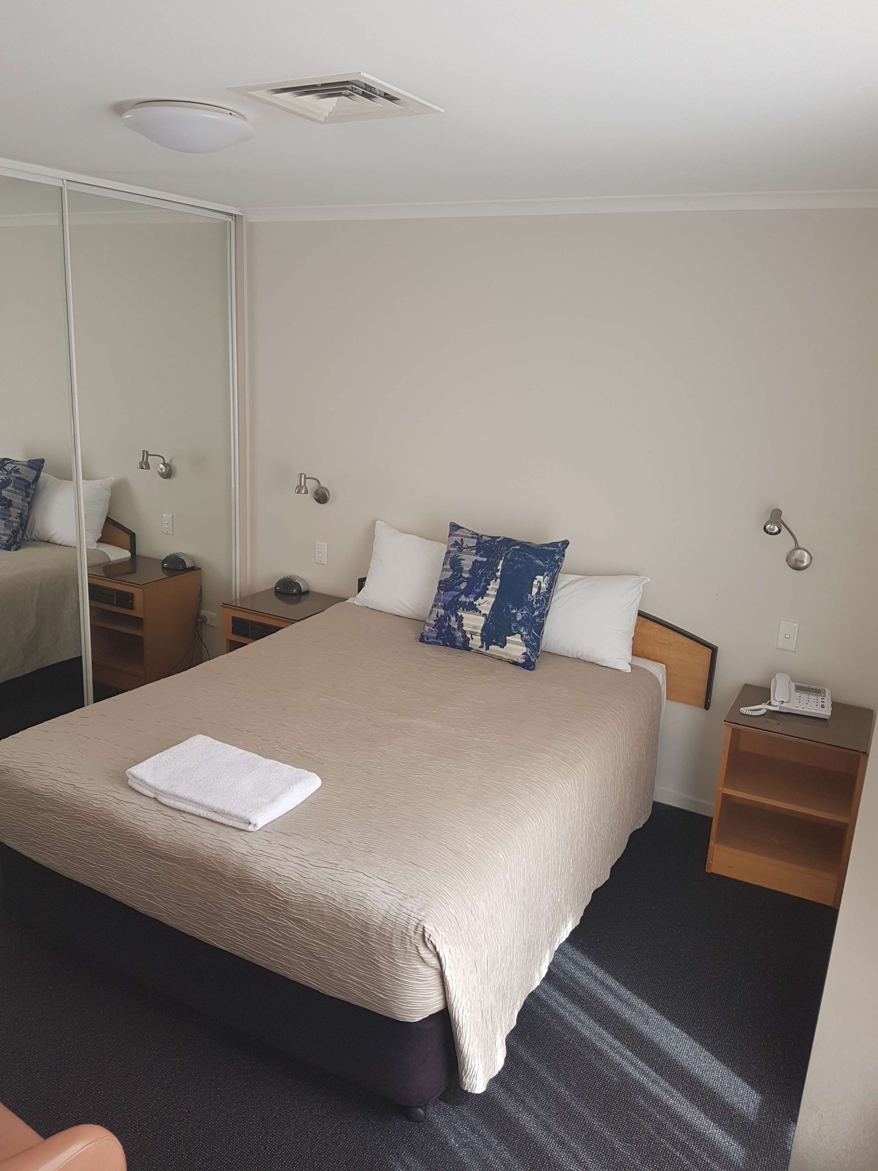 Belconnen Way Hotel & Serviced Apartments by null