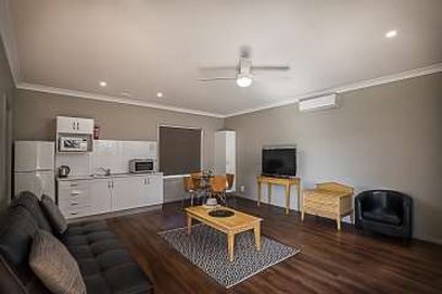Akuna Motor Inn by null