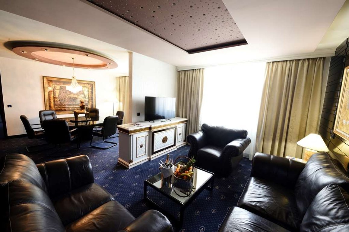 Hotel Holiday photo 7