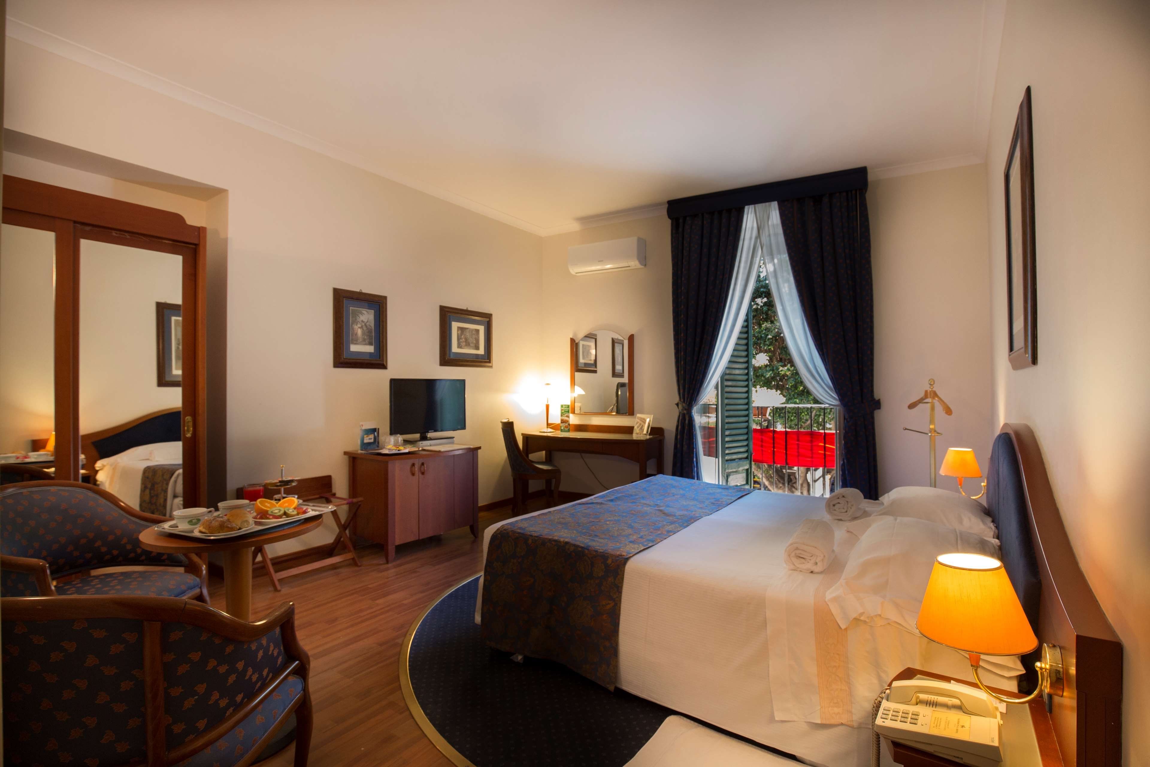 Massimo Plaza Hotel by null