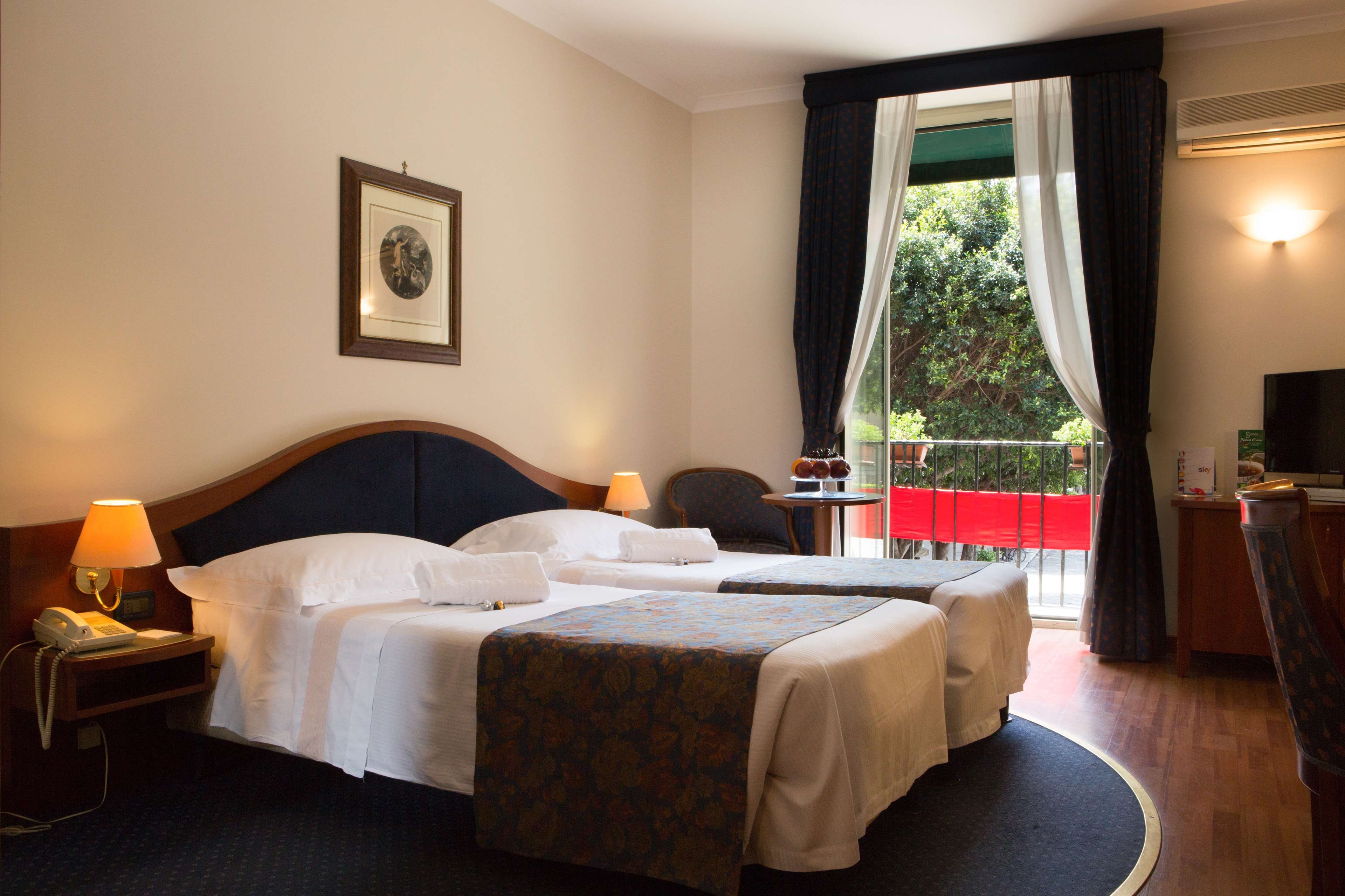 Massimo Plaza Hotel by null