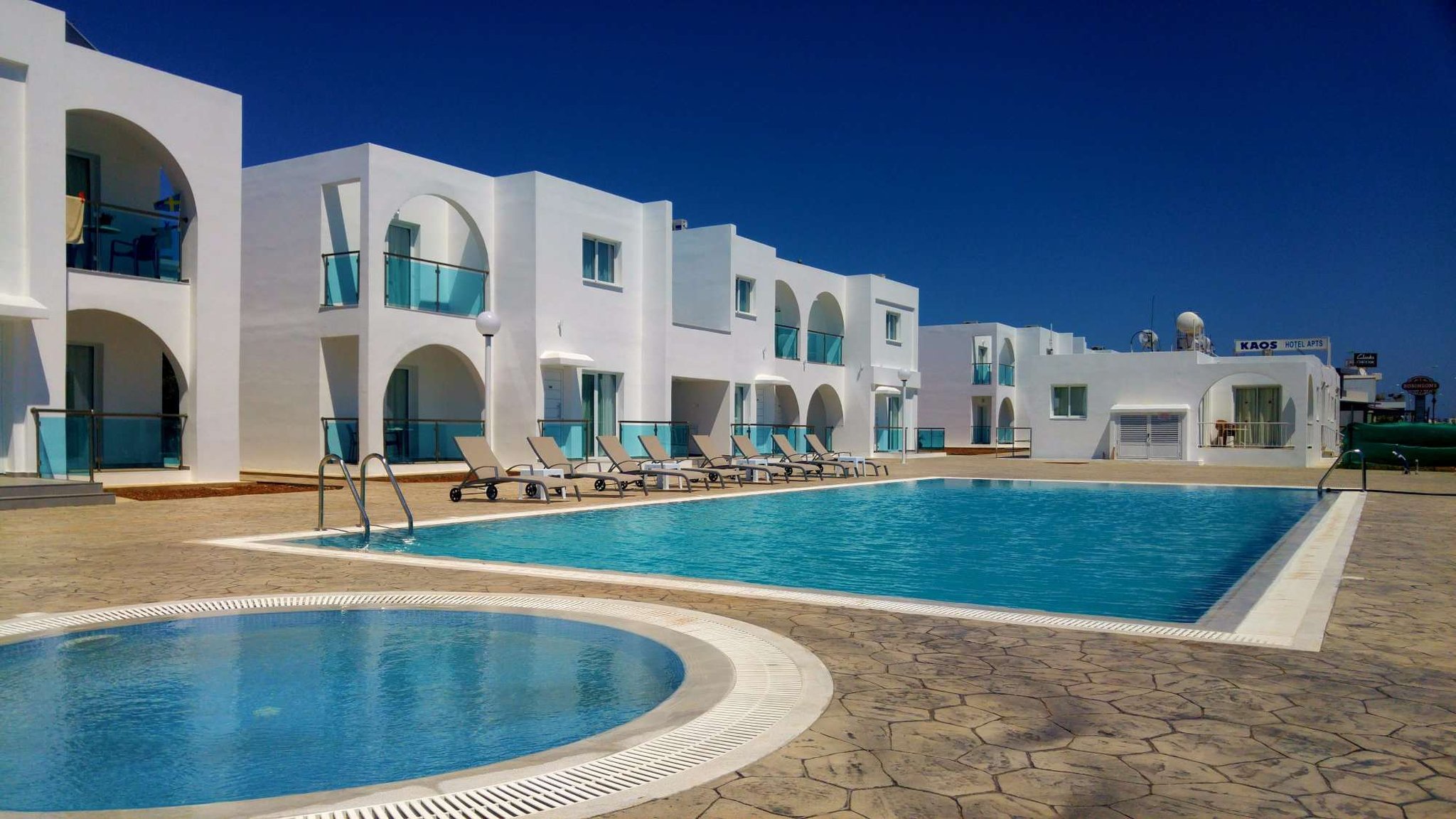 Kaos Hotel Apartments image