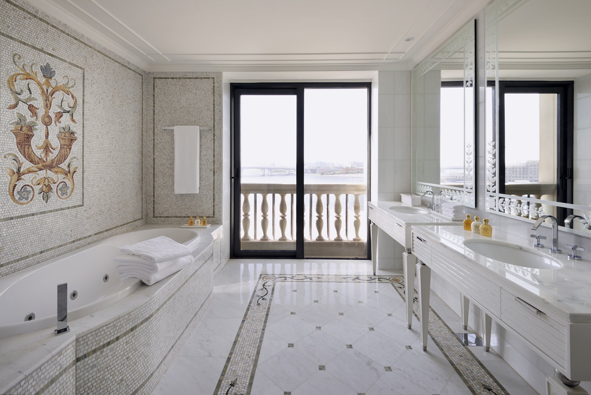 Palazzo Versace Dubai by null