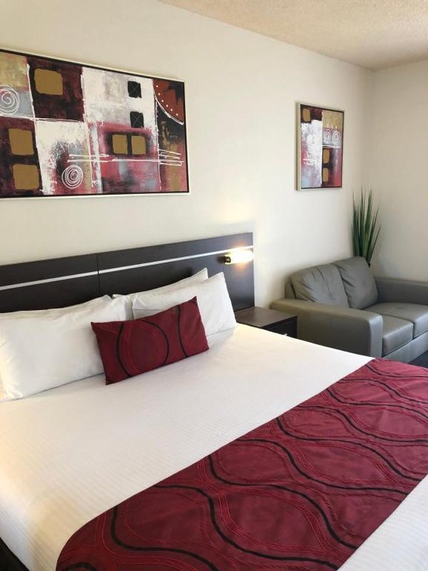 Golden West Motor Inn photo 6