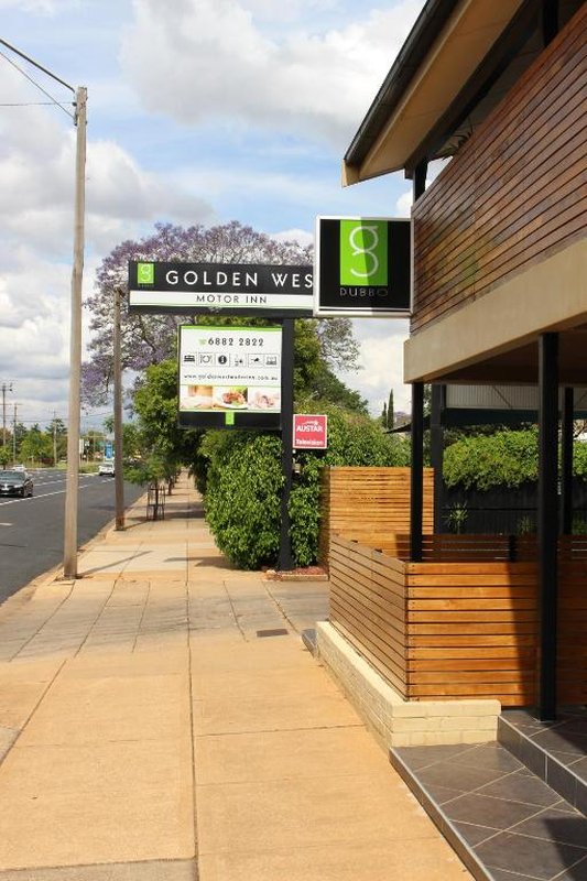 Golden West Motor Inn photo 8