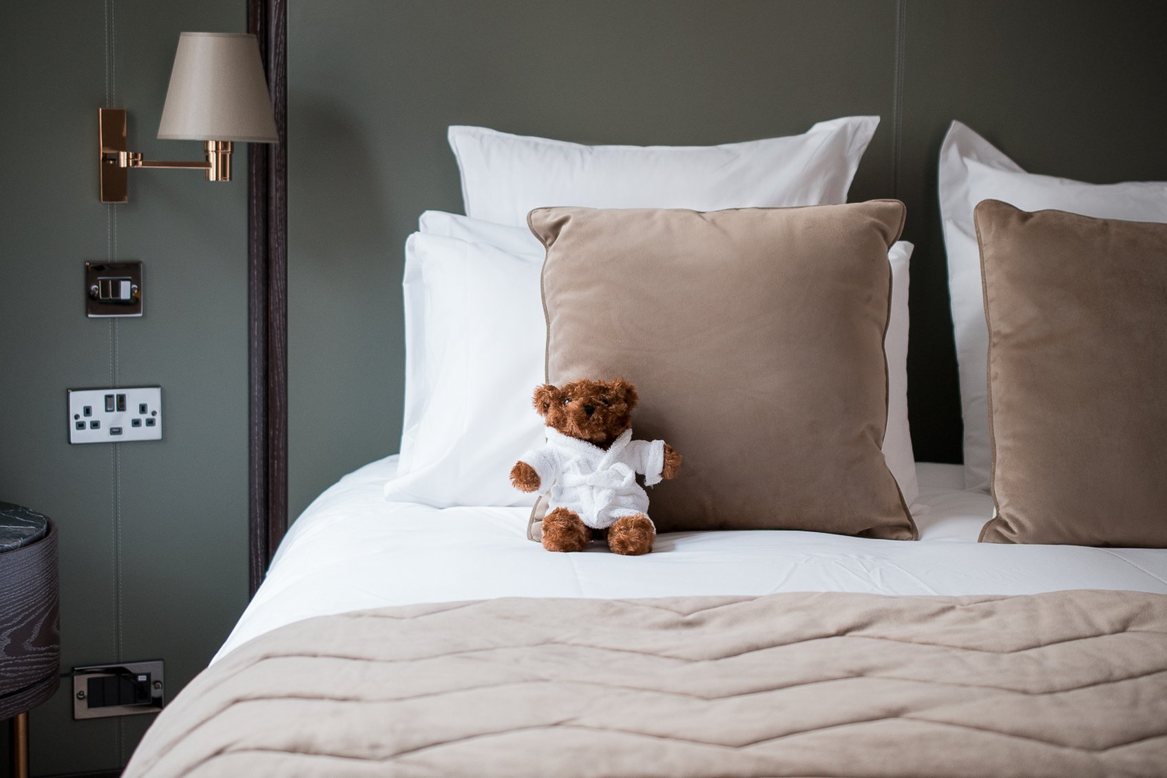 Stock Exchange Hotel, Manchester, Autograph Collection by null