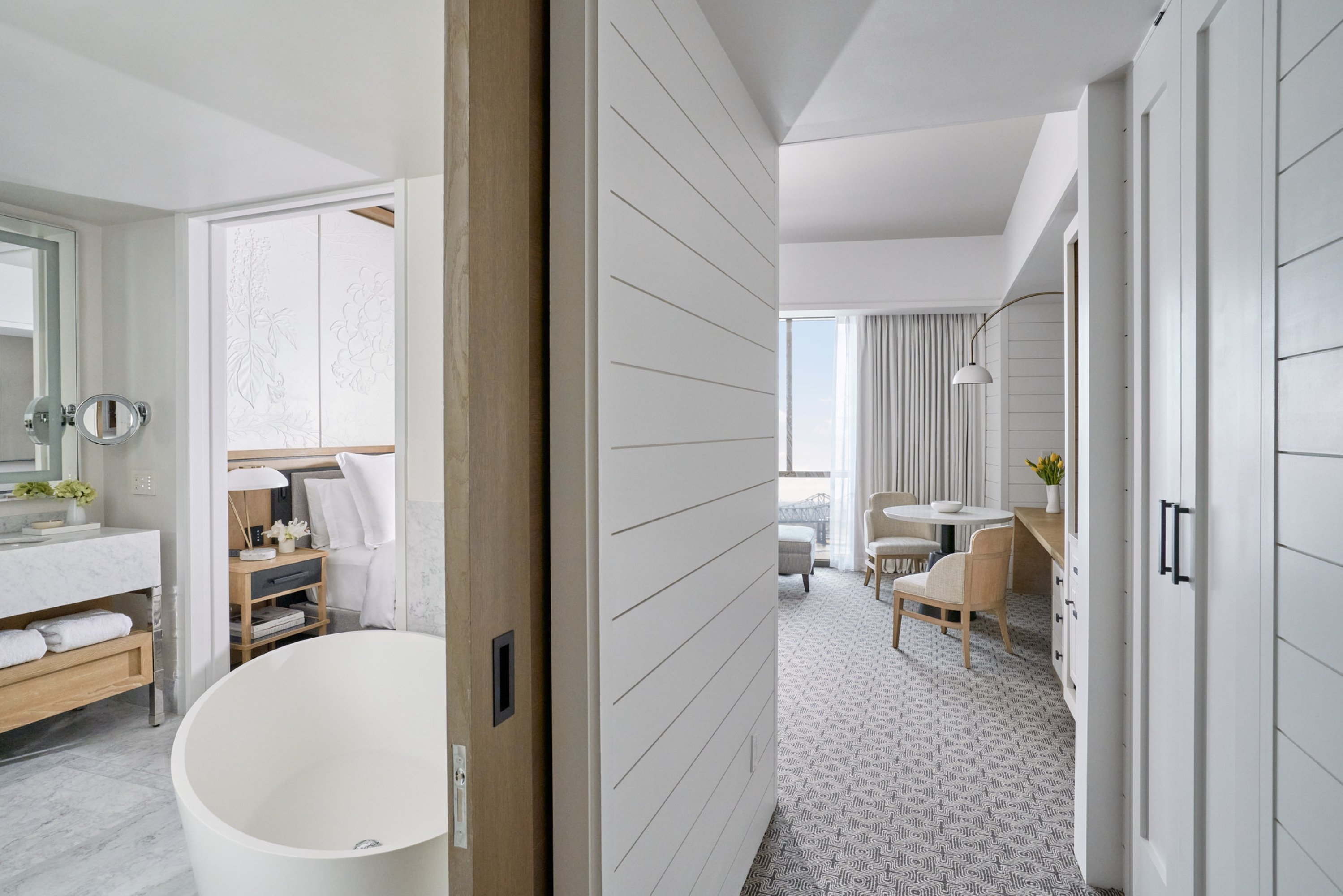 Four Seasons Hotel New Orleans by null