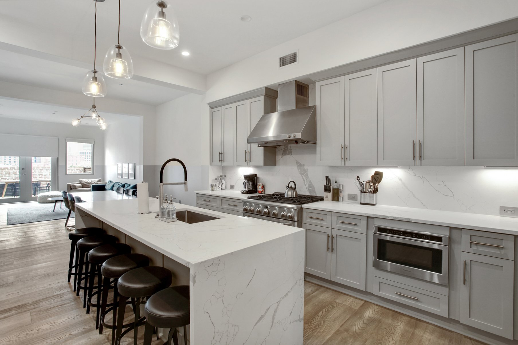 888 Baronne by null