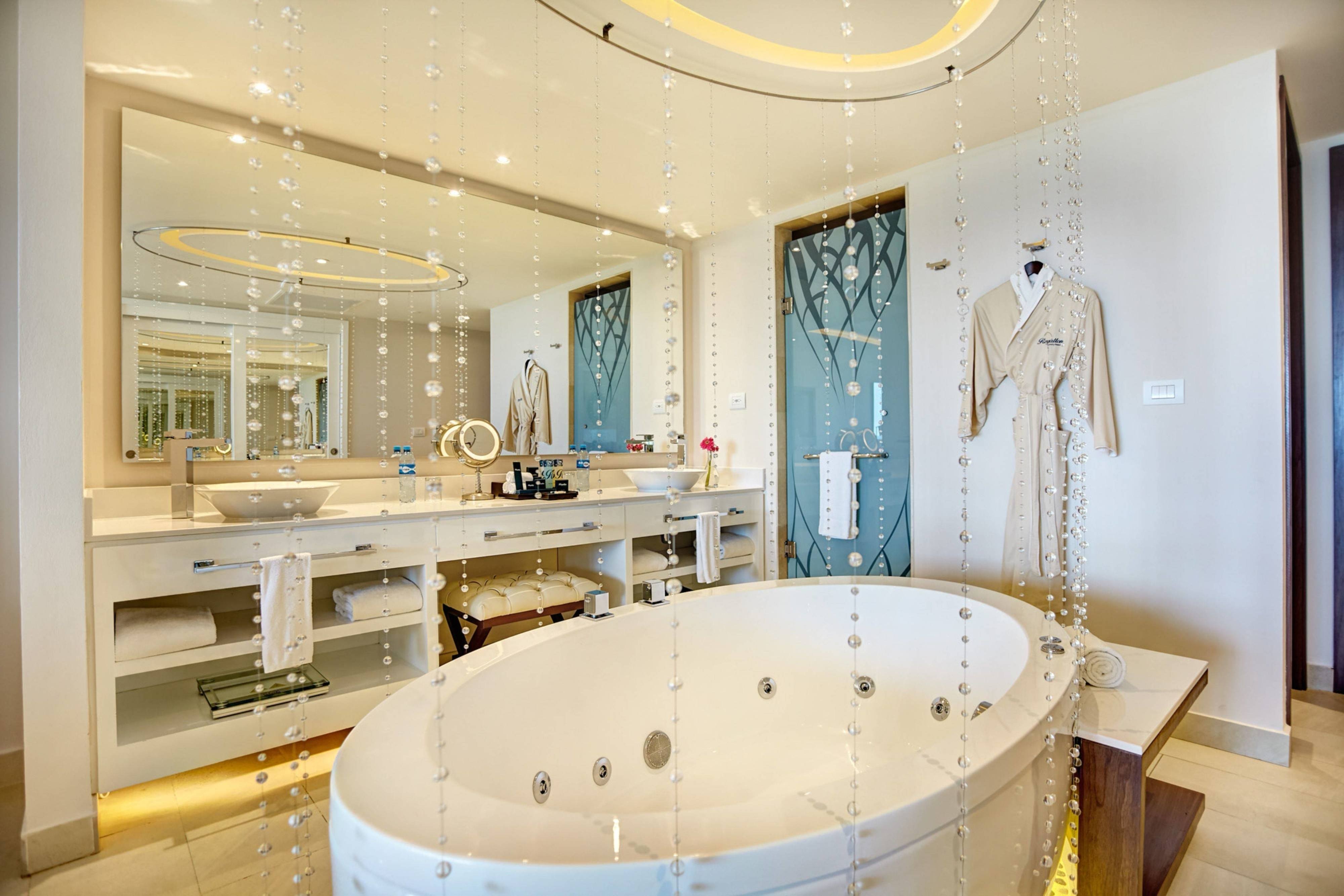 Royalton Riviera Cancun, An Autograph Collection All-Inclusive Resort & Casino by null