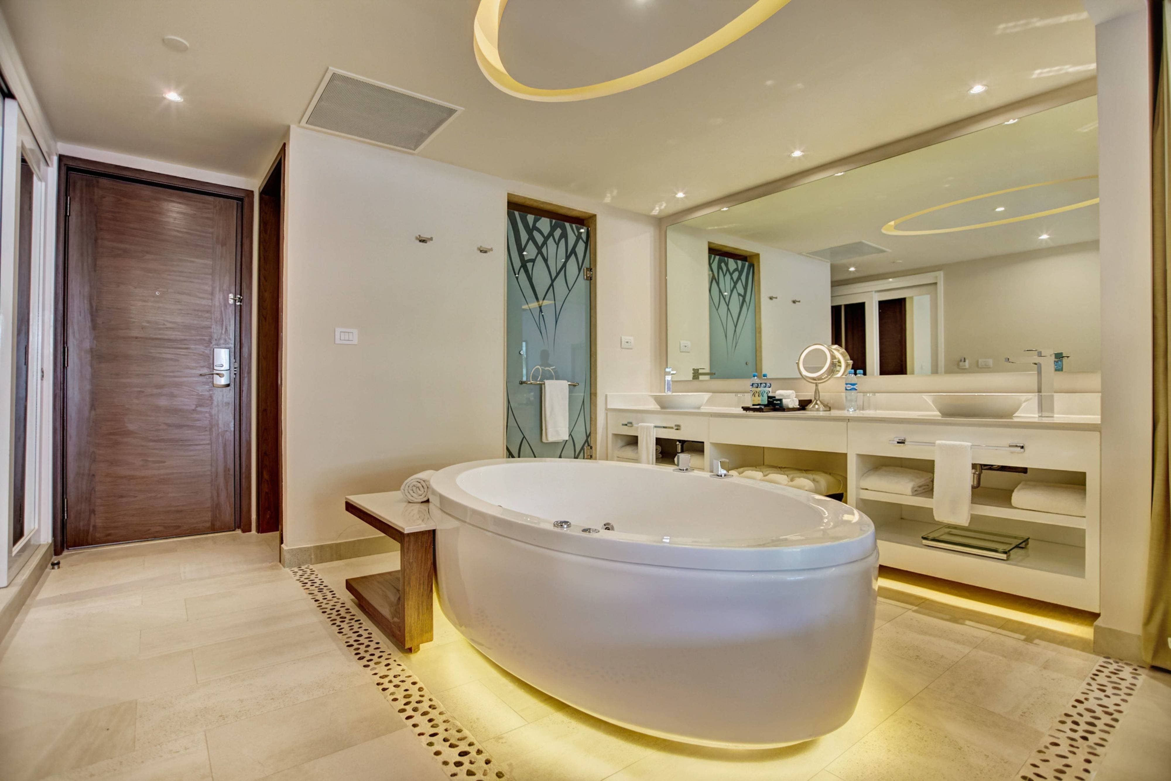 Royalton Riviera Cancun, An Autograph Collection All-Inclusive Resort & Casino by null