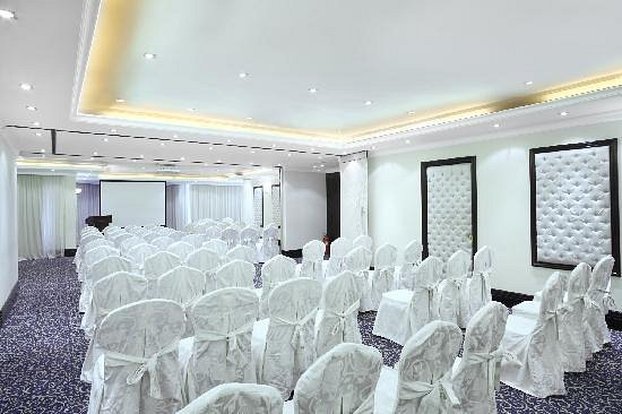Le Royal Hotel by null