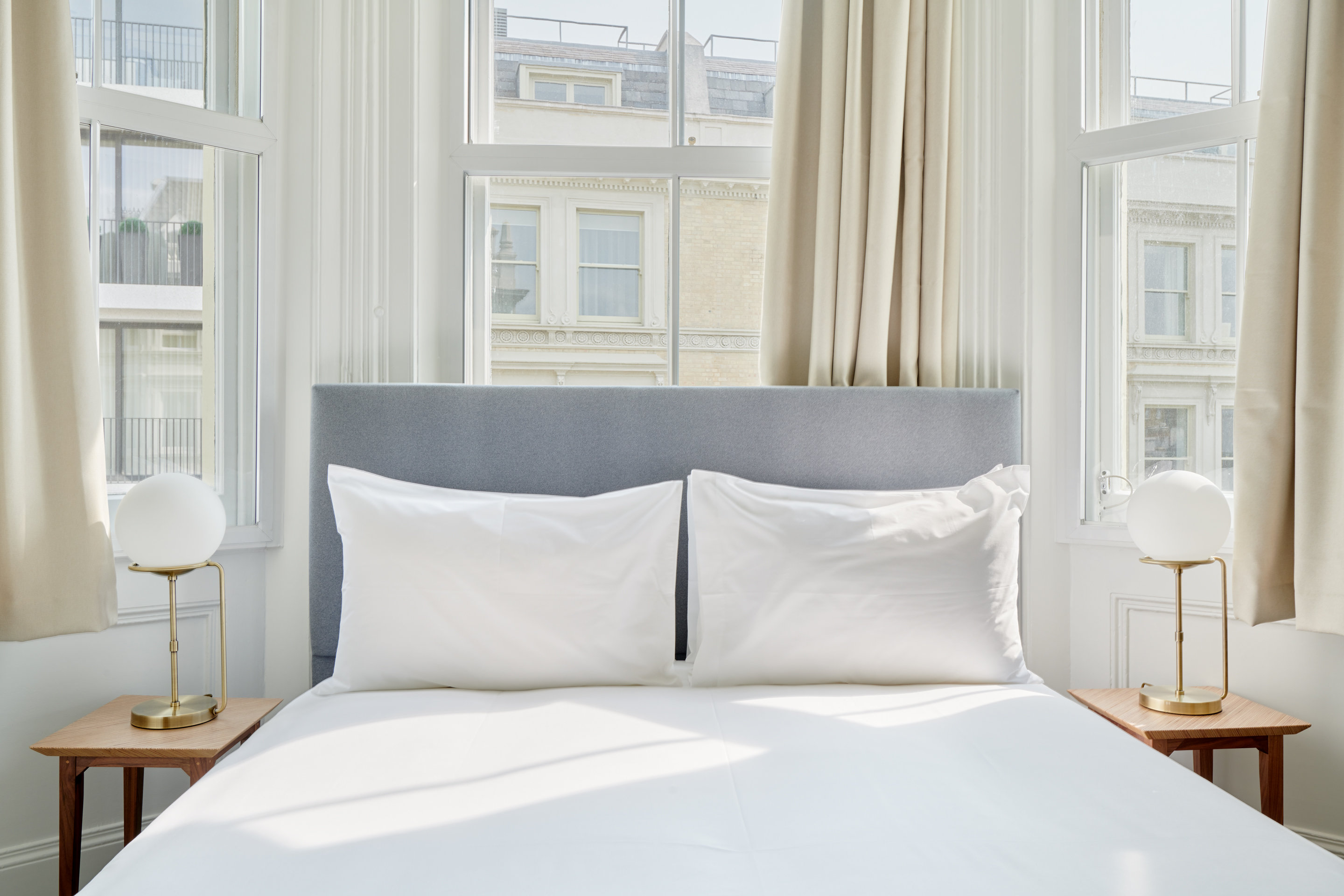 Kensington Gardens Hotel, Sonder by null