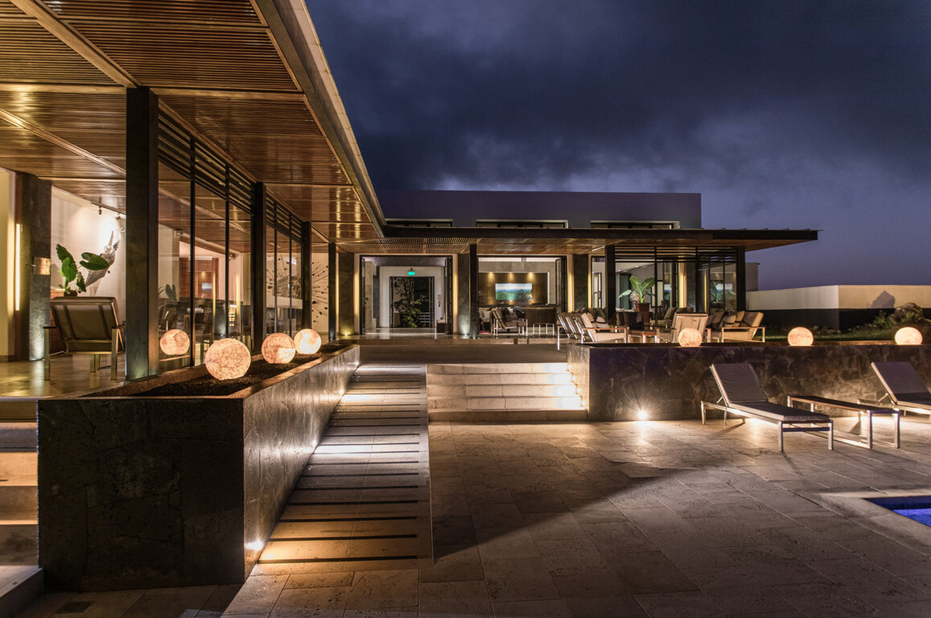 Pikaia Lodge by null