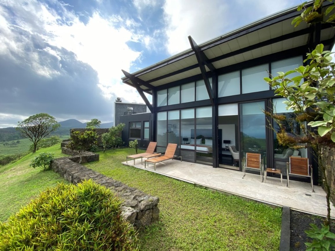 Pikaia Lodge by null