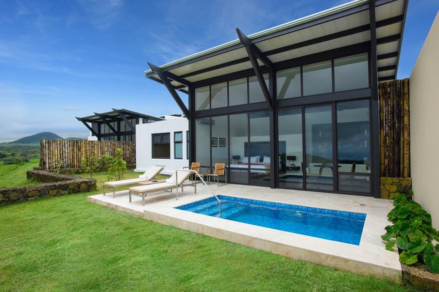 Pikaia Lodge by null
