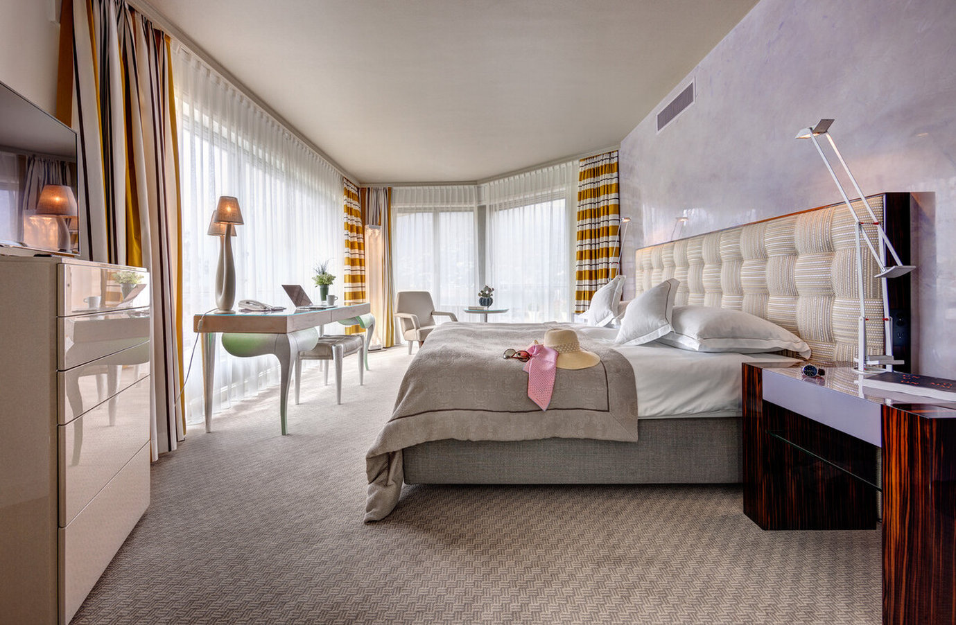 Hotel Eden Roc by null