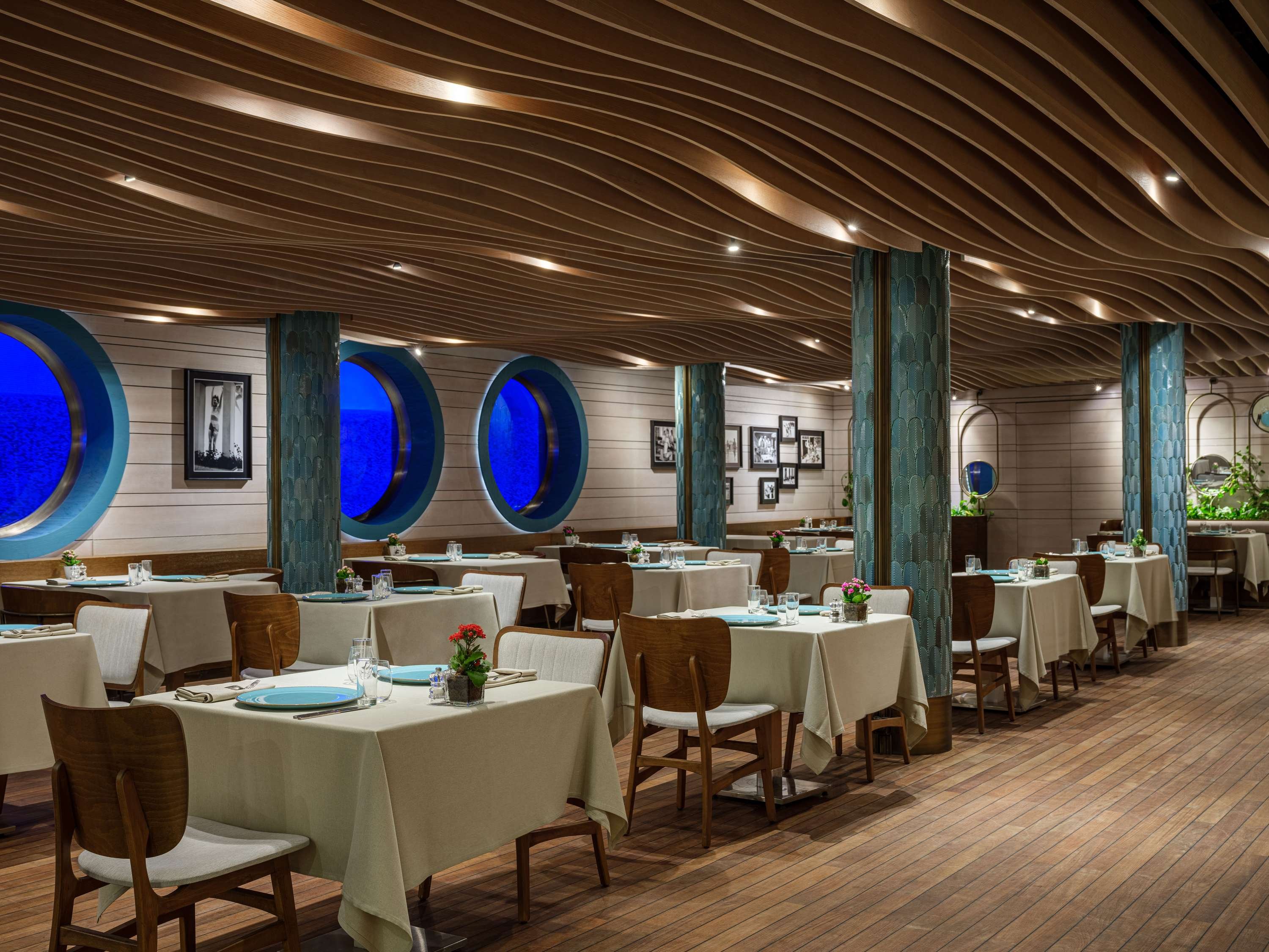 SWISSOTEL BÜYÜK EFES İZMİR by null