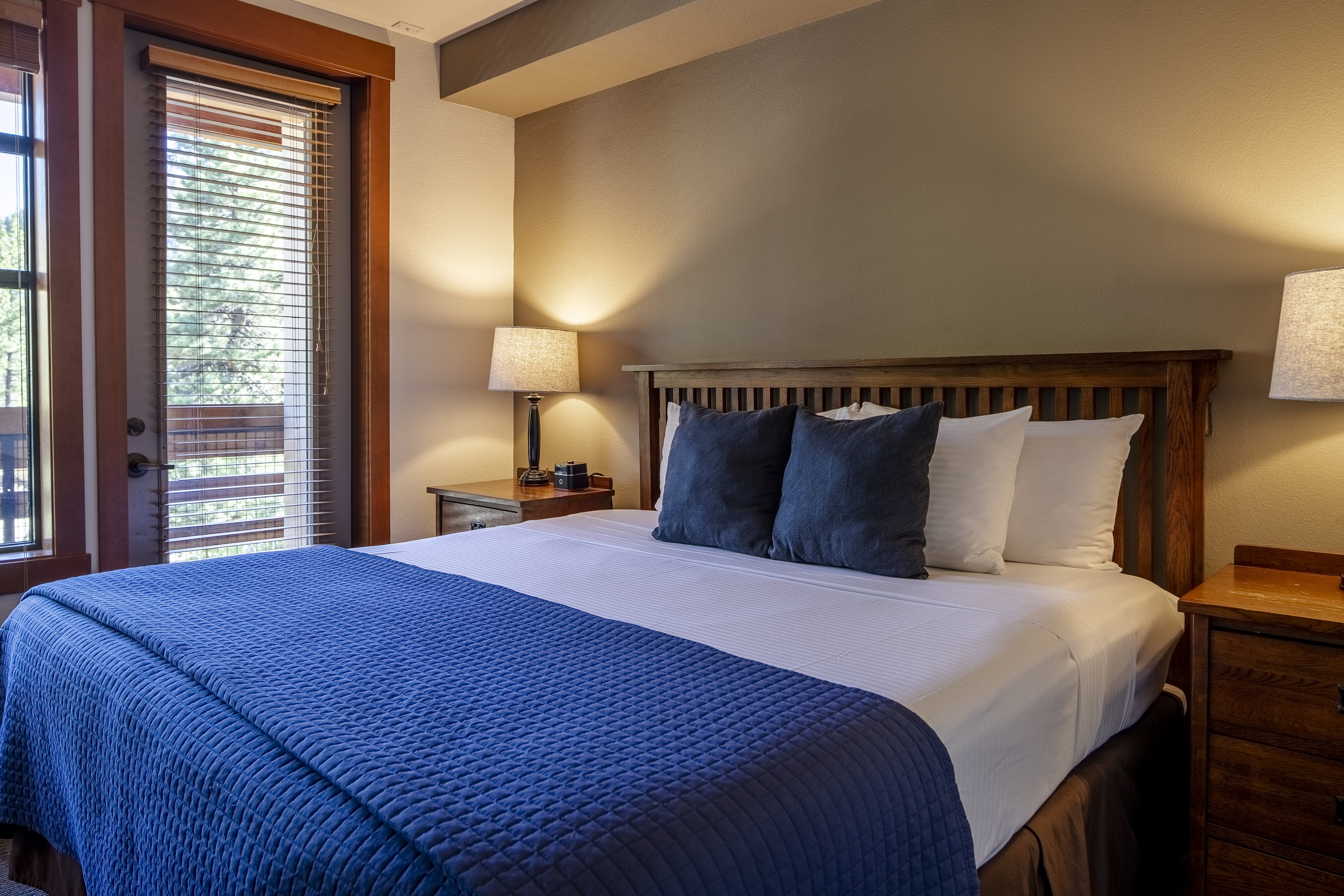 The Village Lodge Mammoth by null