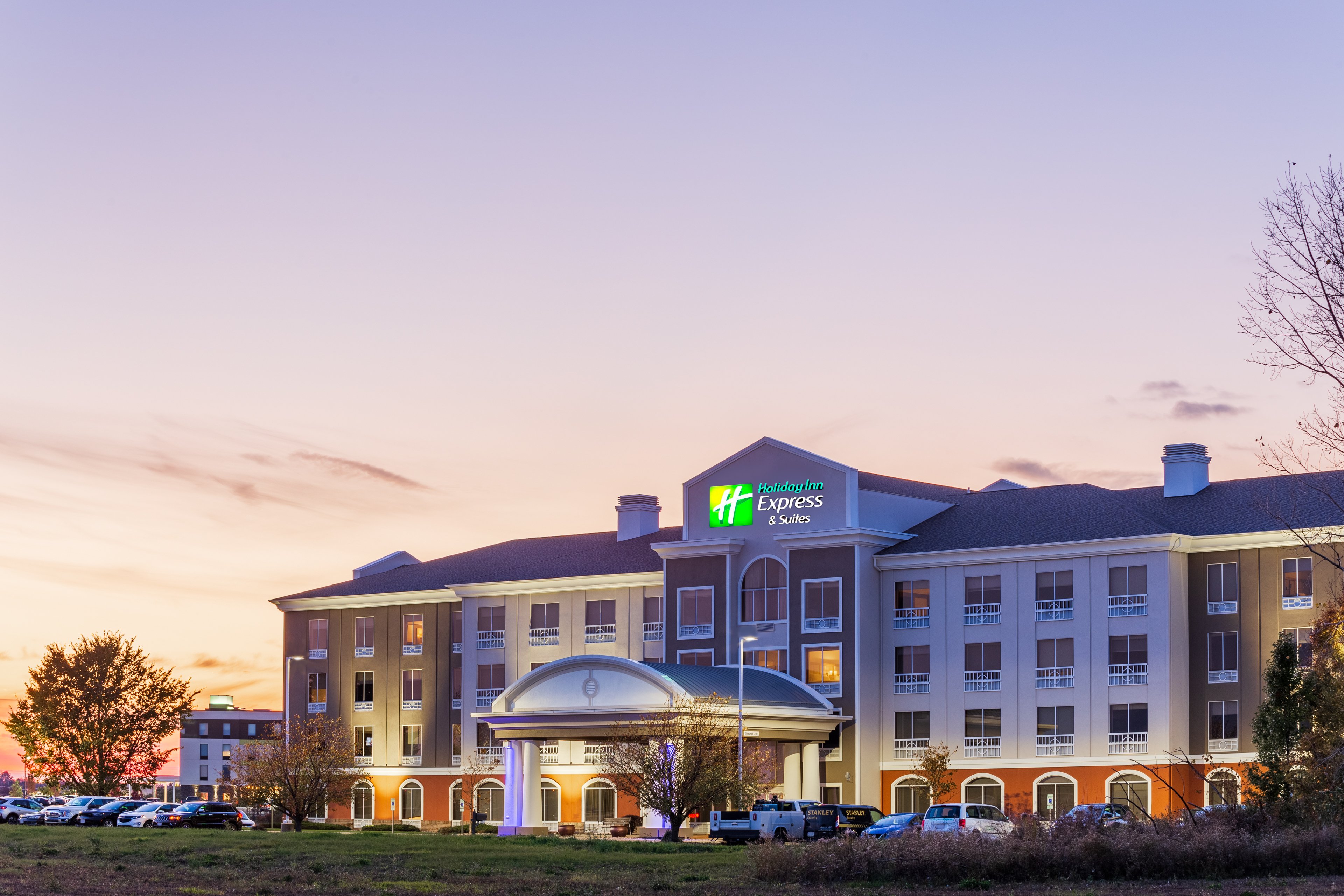 Holiday Inn Express & Suites Rockford-Loves Park, an IHG Hotel image