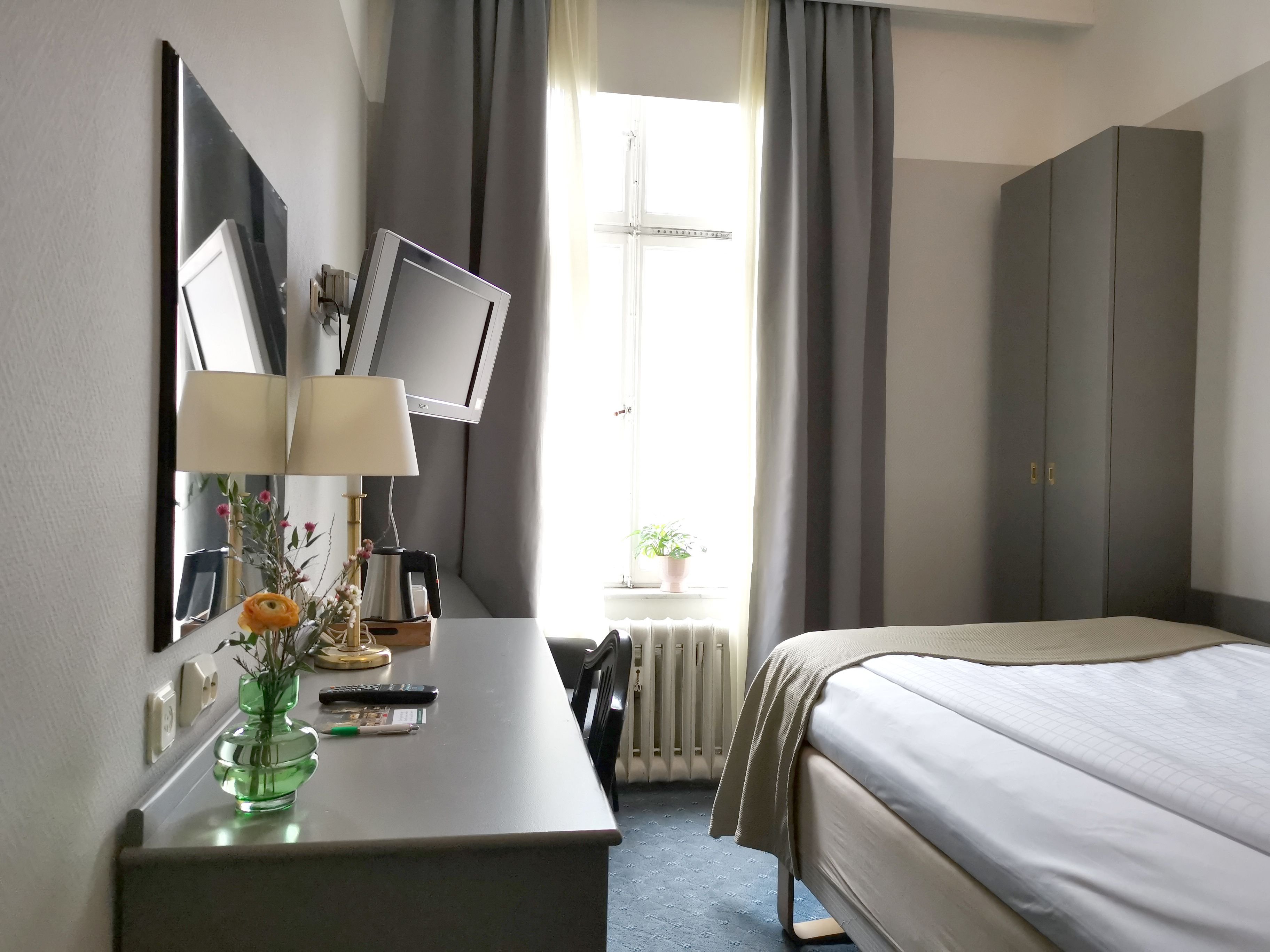 Crystal Plaza Hotel by null