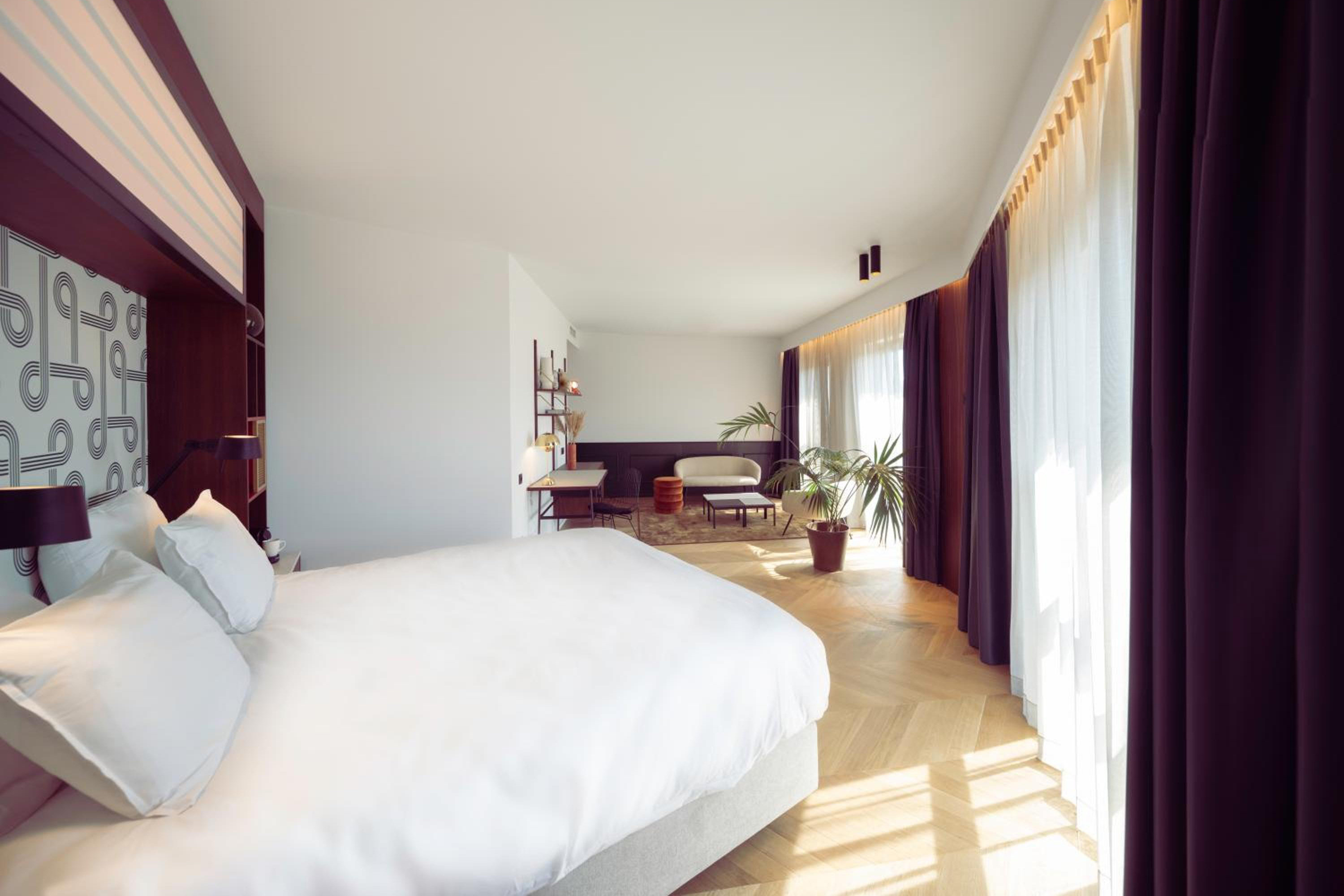 Yalo Hotel by null