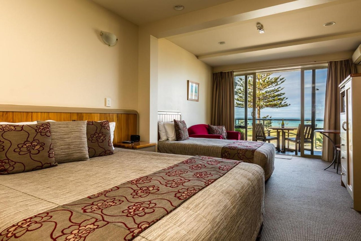 Pebble Beach Motor Inn by null
