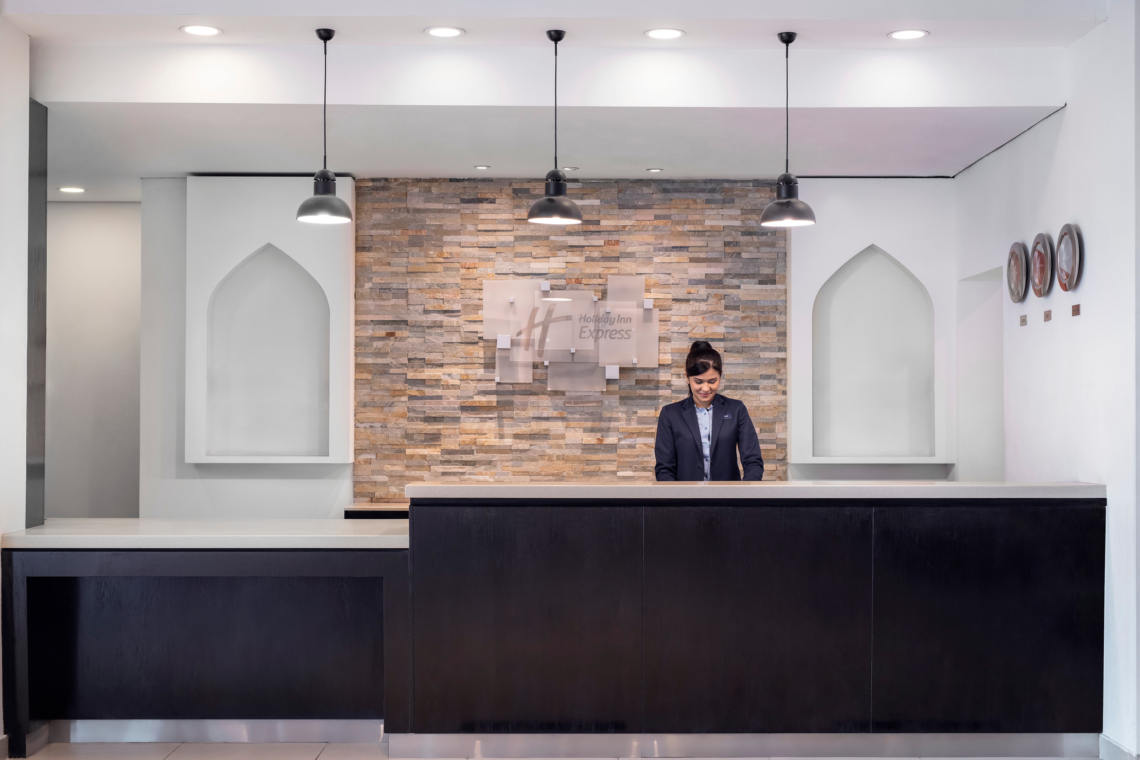 Holiday Inn Express Dubai - Jumeirah by null