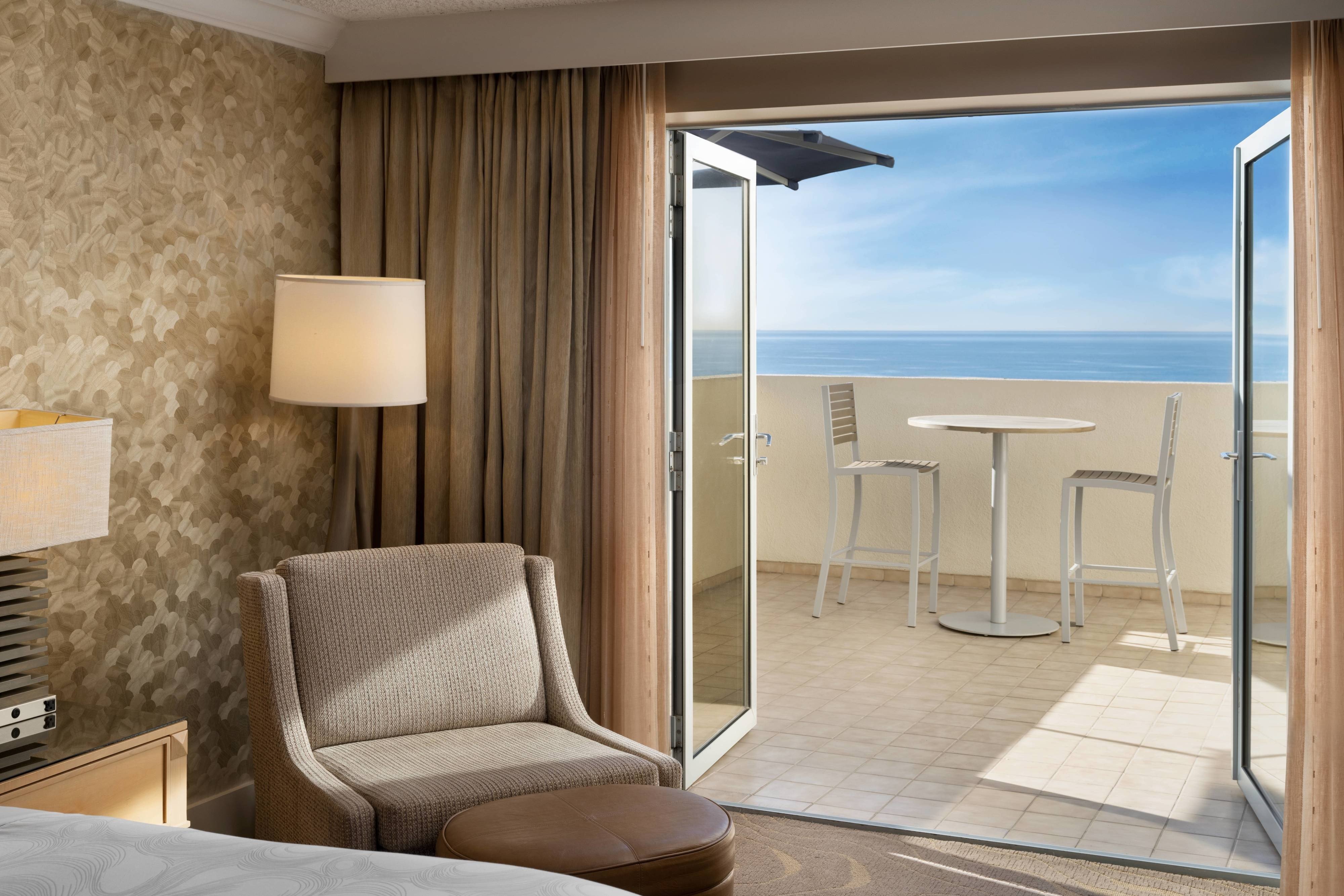 Sandbourne Santa Monica, Autograph Collection by null