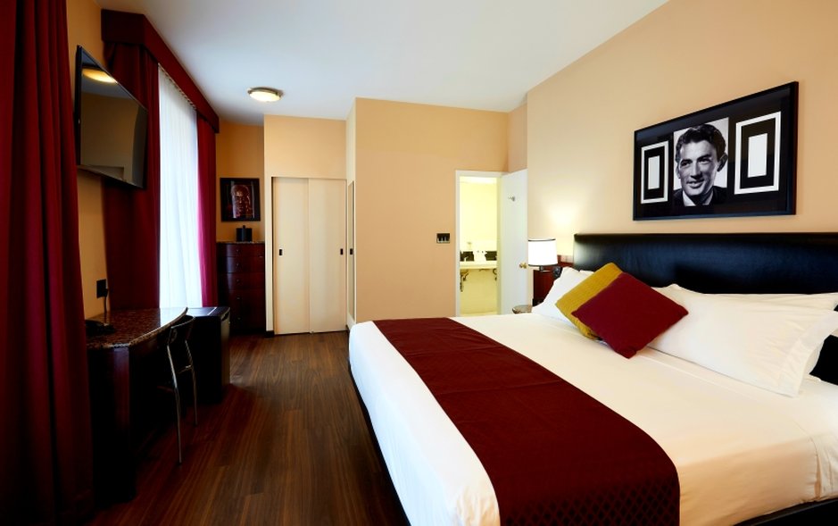 Washington Square Hotel by null