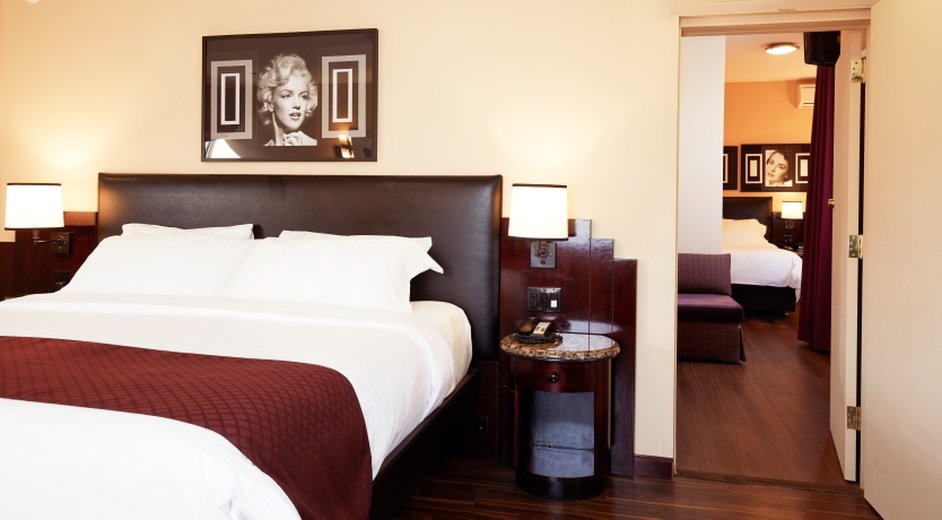 Washington Square Hotel by null