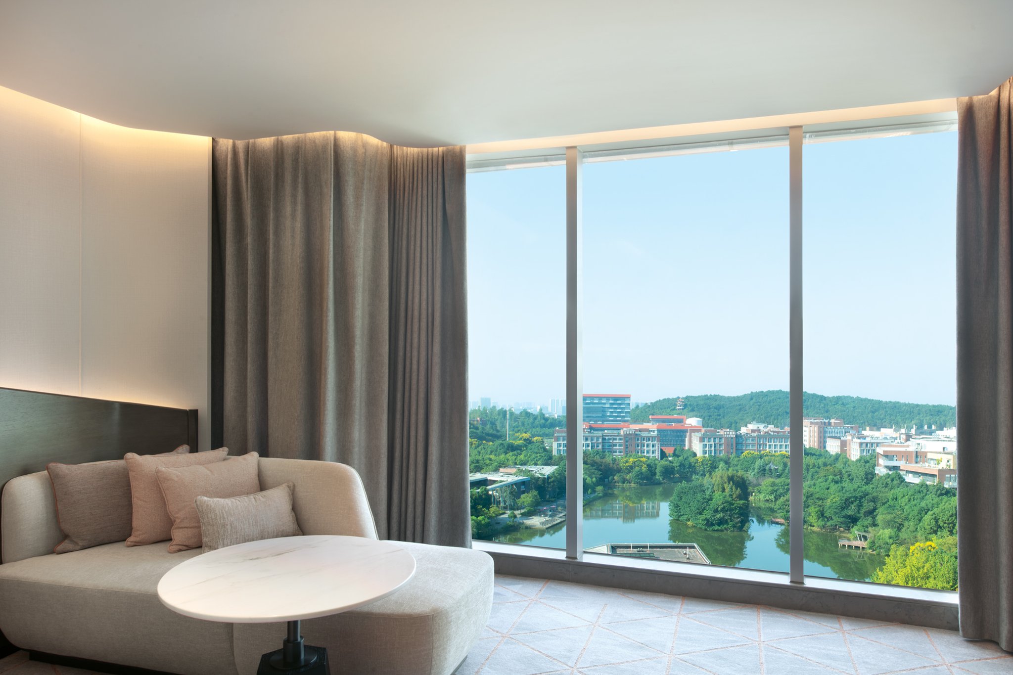 Crowne Plaza Wuhan Optics Valley, an IHG Hotel photo 8