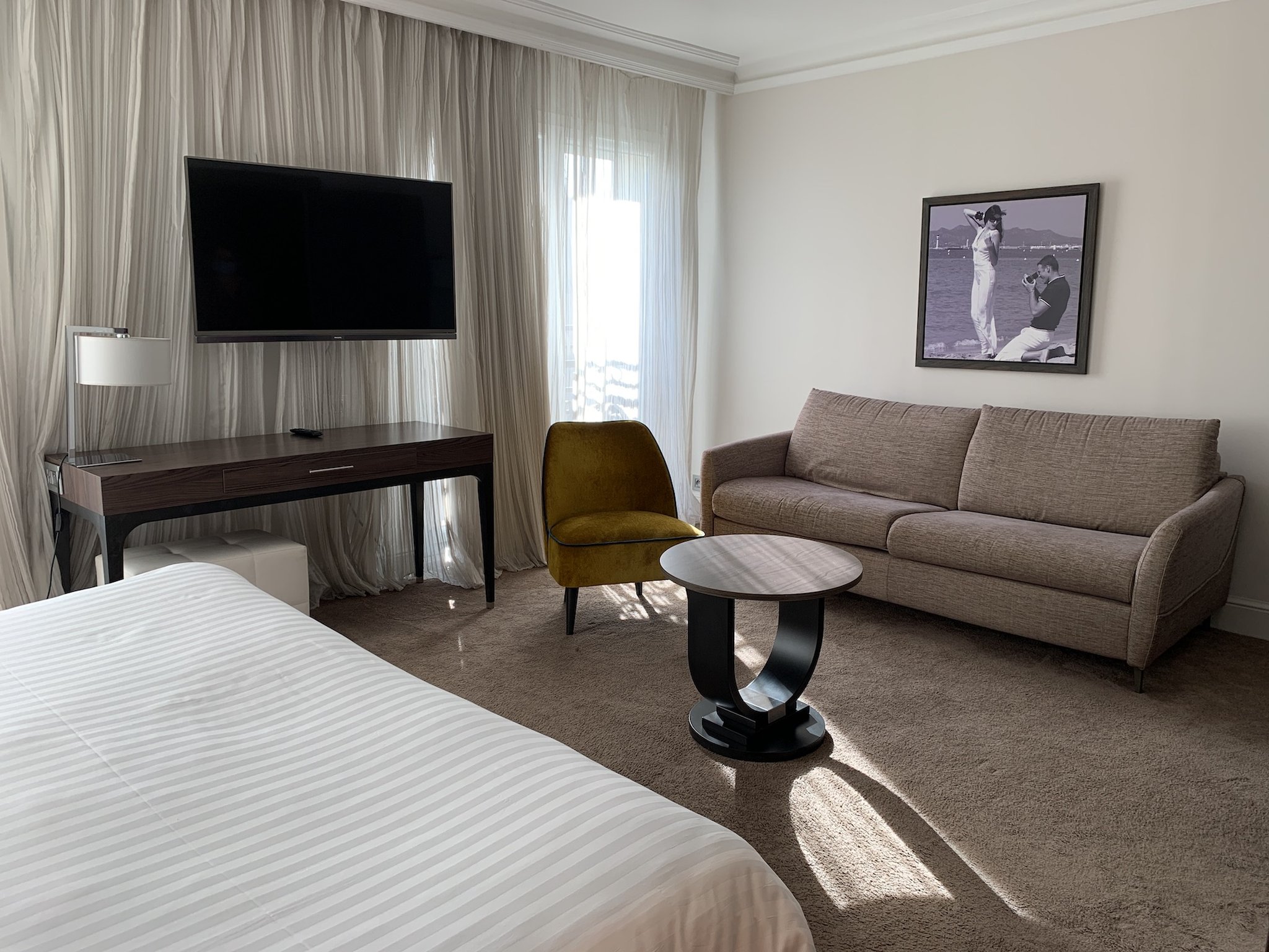 Hotel Canberra (le) by null