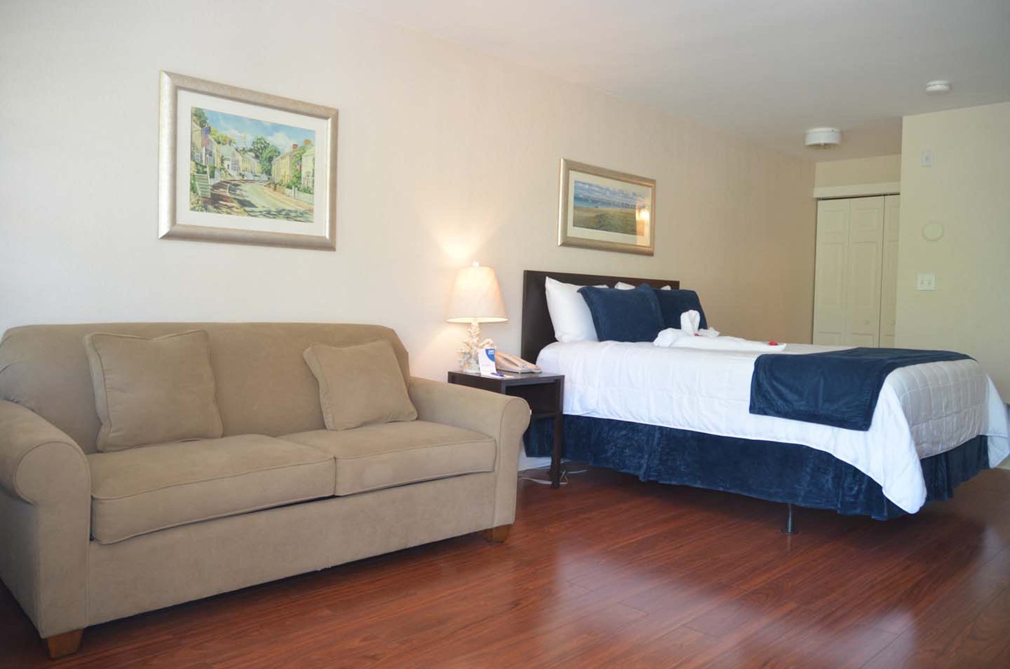 The Beachside Hotel by null