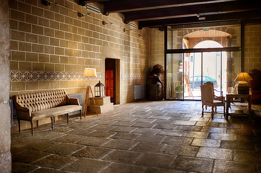 Palacio Carvajal Girón by null