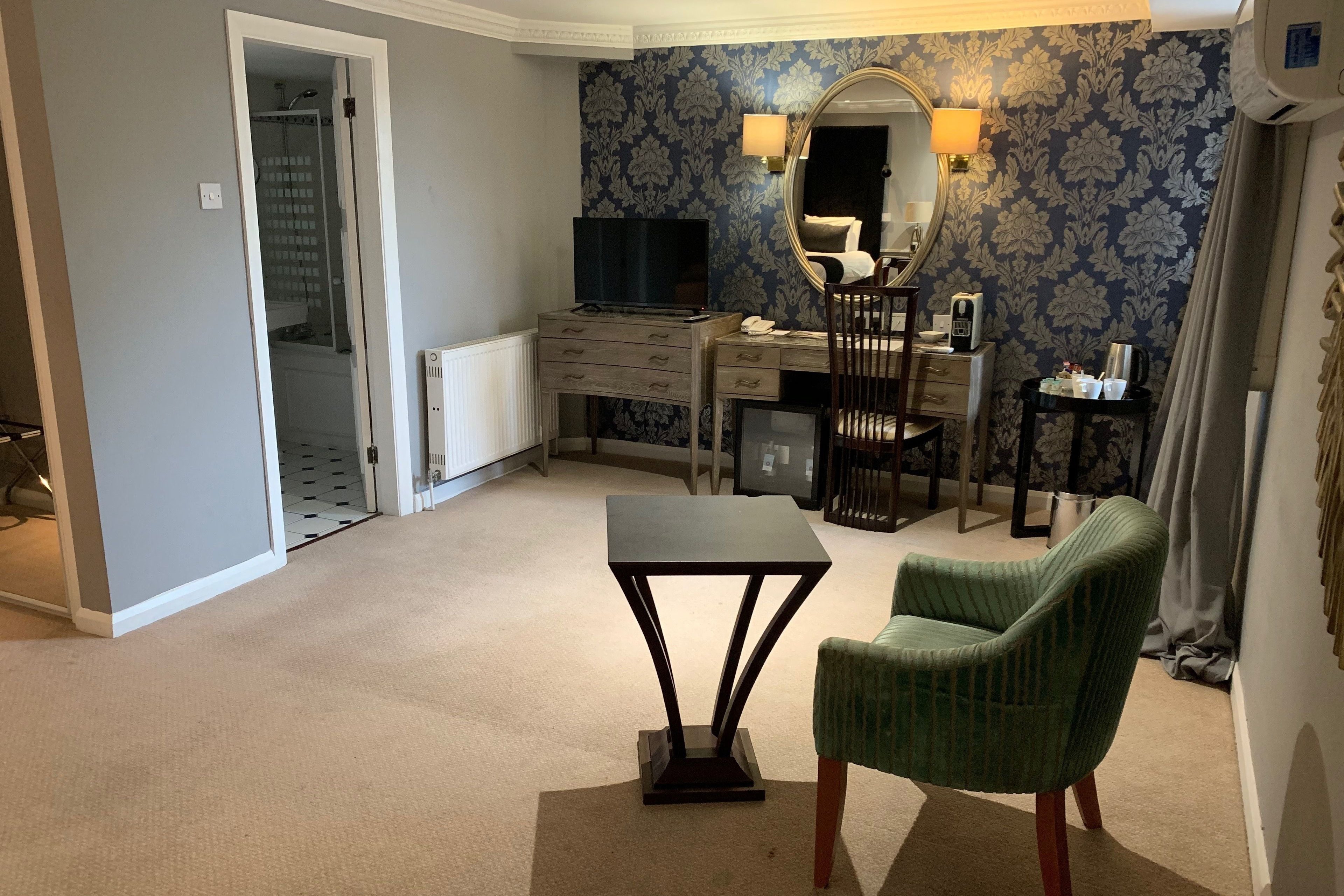 Barons Court Hotel